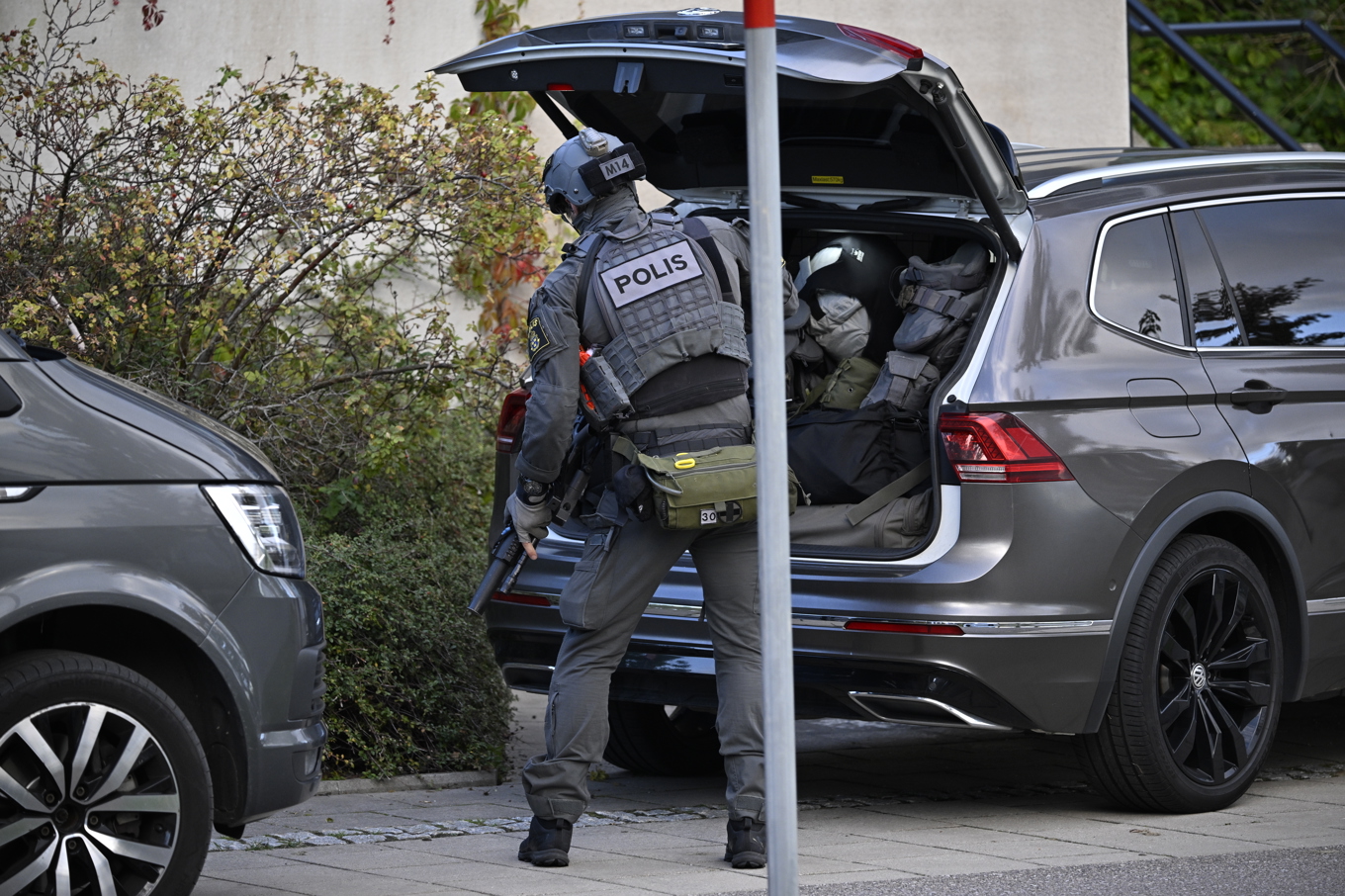 Distraktionsgranater används av bland annat poliser för att störa, eller distrahera personer, men ska vanligtvis inte orsaka allvarligare skador. Bilden är tagen i samband med en annan händelse. Foto: Johan Nilsson/TT