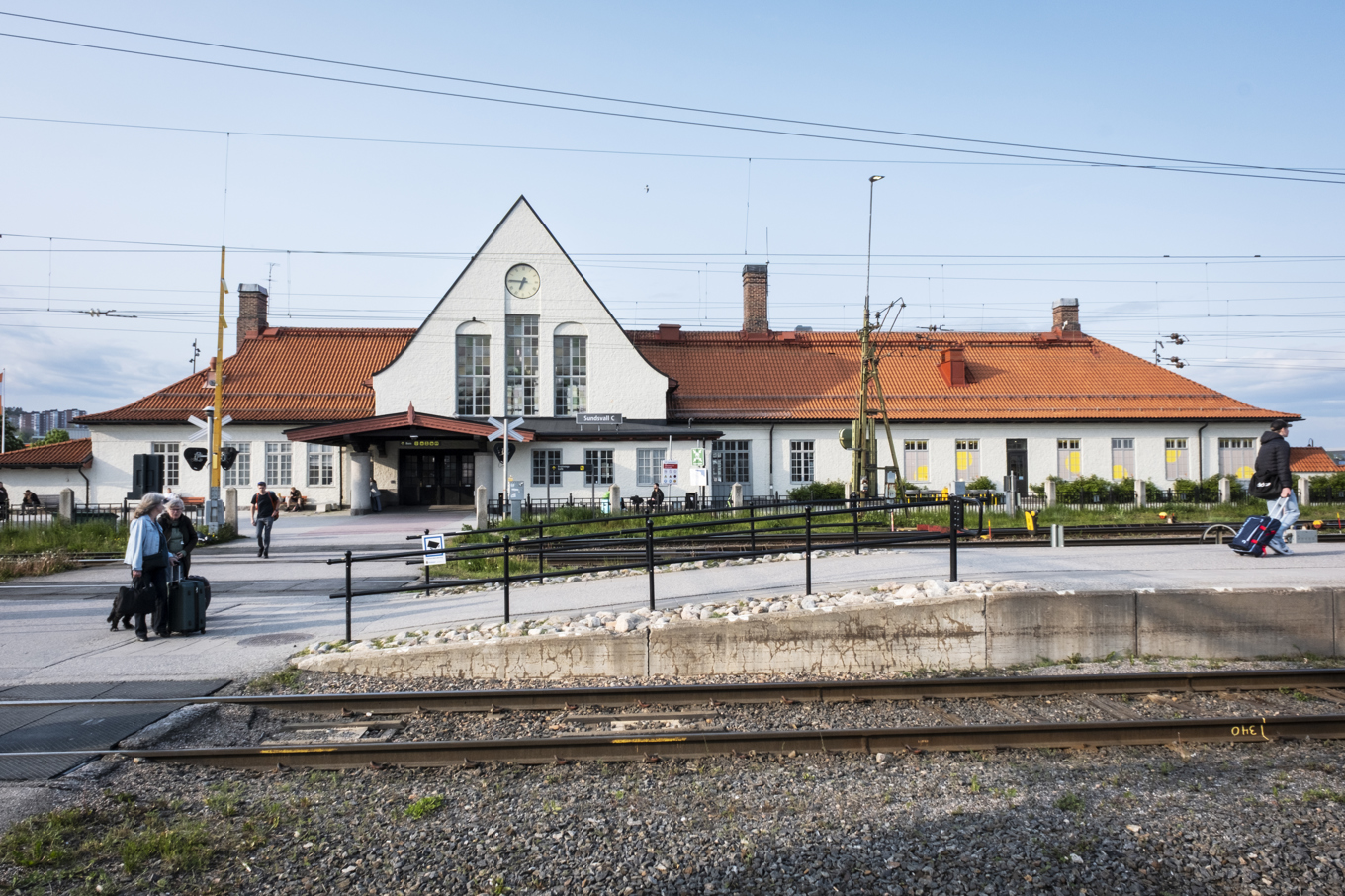 Tågresenärer vid järnvägsstationen i Sundsvall. Arkivbild. Foto: Helena Landstedt/TT
