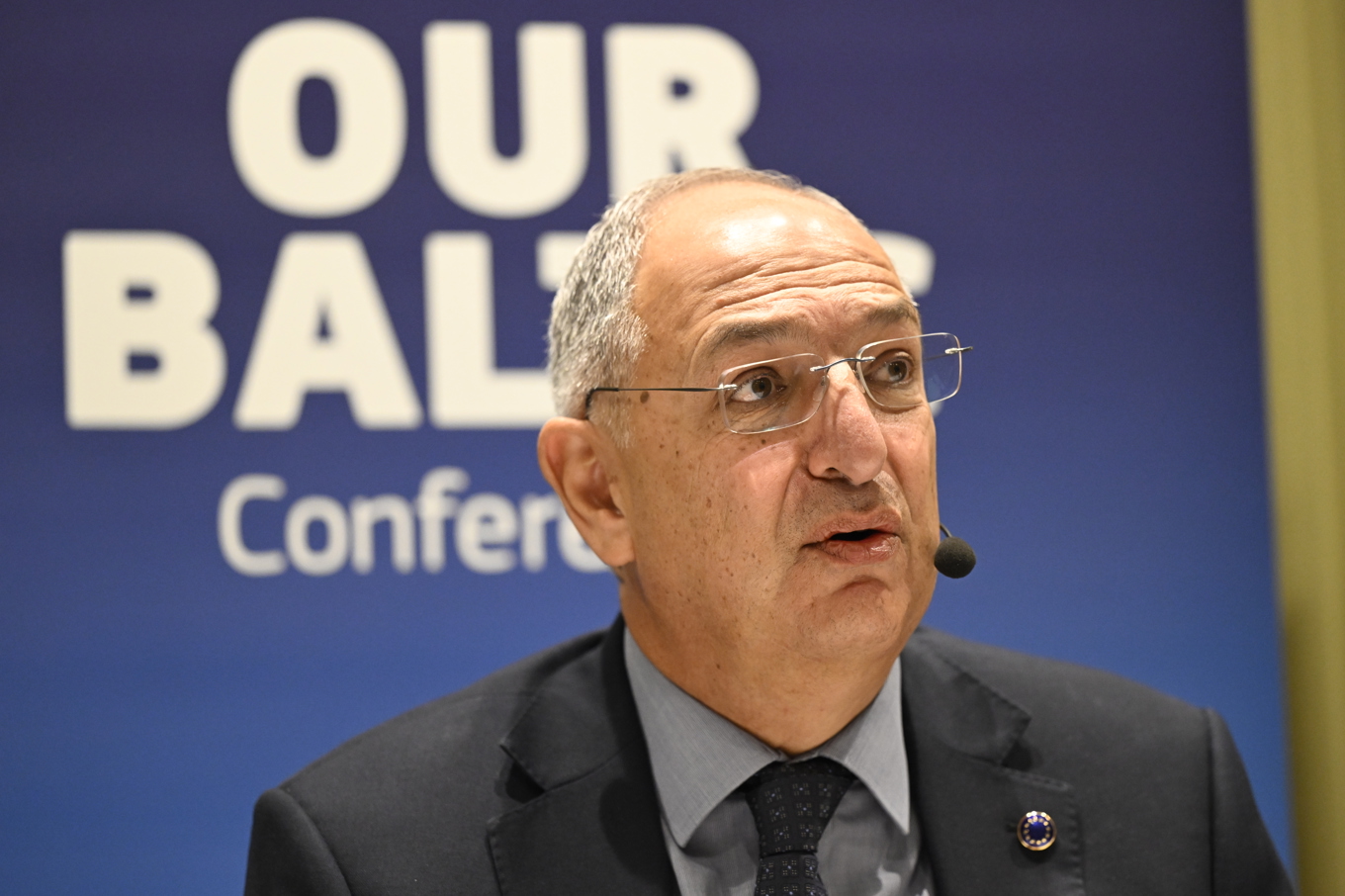 EU:s fiskekommissionär Costas Kadis håller presskonferens på Clarion Hotel Arlanda flygplats i samband med Östersjökonferensen Our Baltic Conference. Foto: Jessica Gow/TT