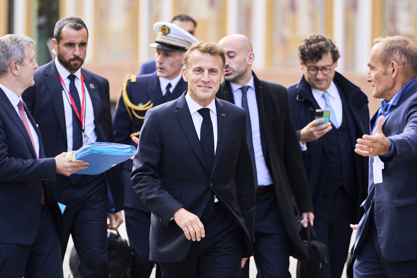 Frankrikes president Emmanuel Macron promenerade till det informella EU-toppmötet i centrala Köpenhamn på onsdagen. Foto: Thomas Traasdahl