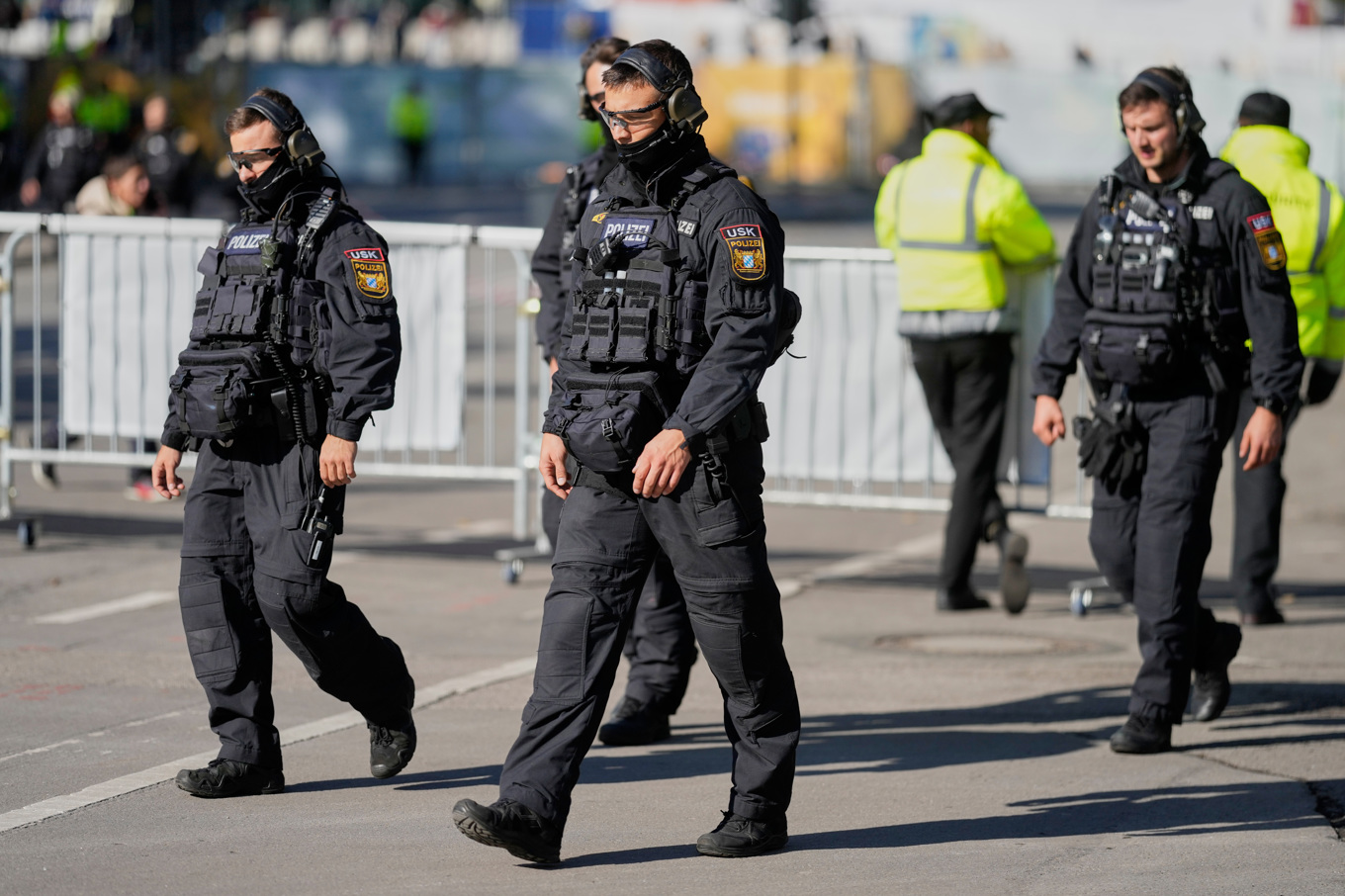 Tysk polis har gripit tre män som misstänks ha planerat attentat mot judiska mål i Tyskland. Bild från en annan händelse under onsdagen. Foto: Matthias Schrader/AP/TT