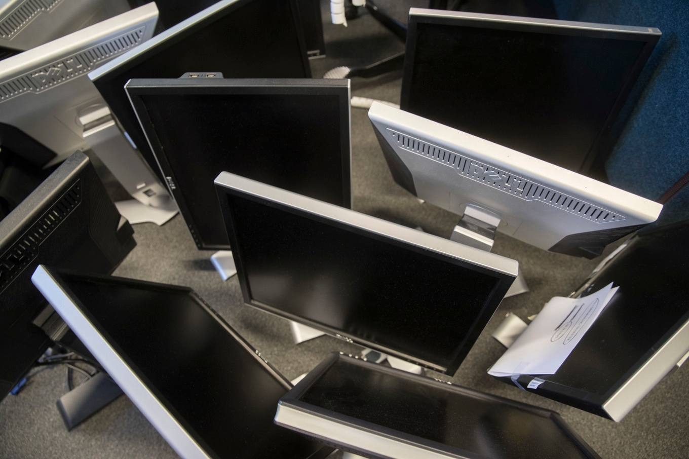 En tidigare anställd på en bank i Värmland åtalas efter att ha stulit 53 datorer och sålt dem på Tradera. Arkivbild. Foto: Vidar Ruud/NTB/TT