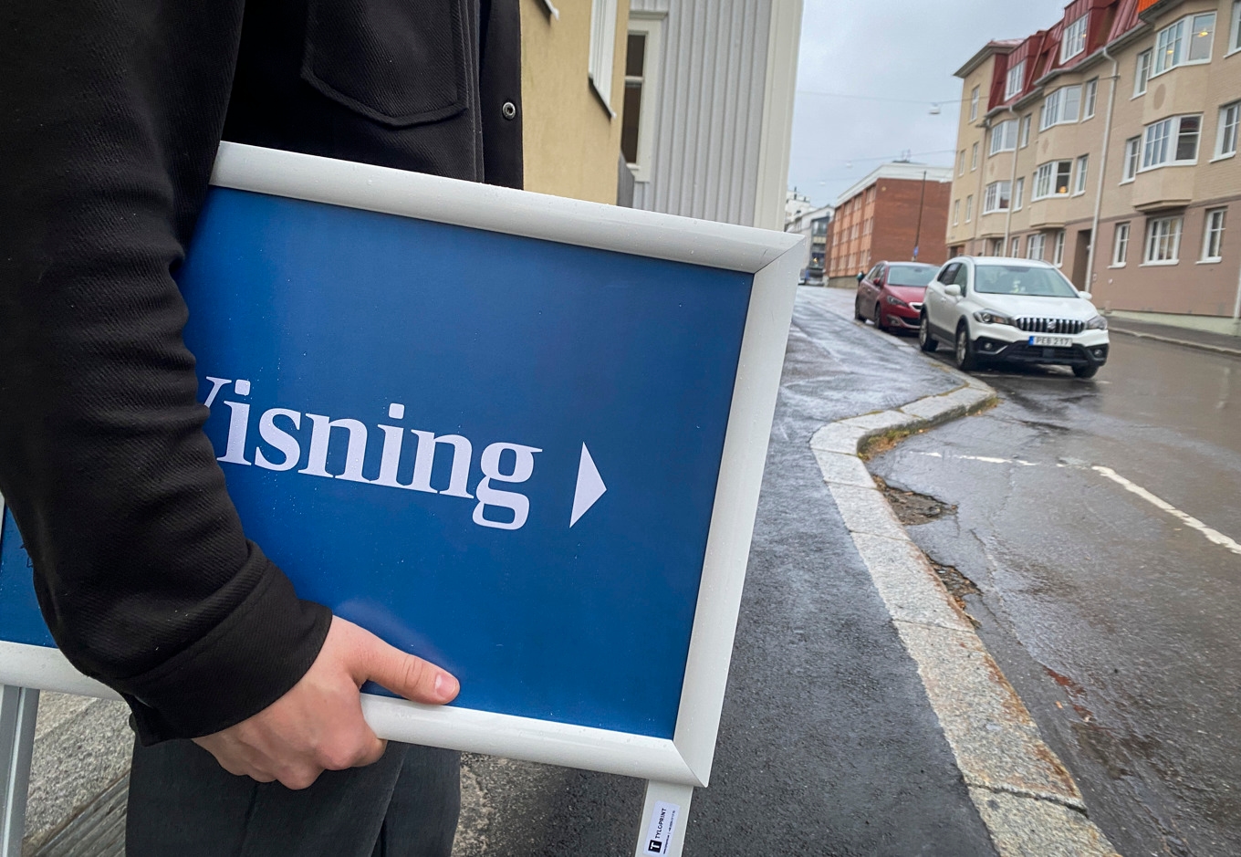 Mäklarna själva tror att bostadsmarknaden fortsatt är trög resten av året. Arkivbild. Foto: Gustav Sjöholm/TT