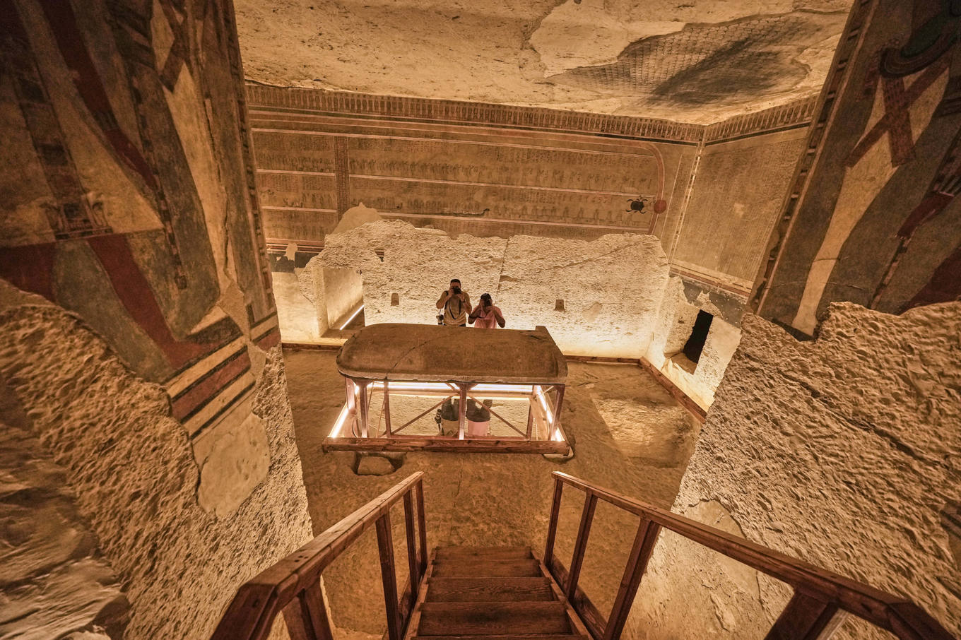 En mycket gammal målning har stulits ur en egyptisk gravbyggnad. Bilden är tagen i en annan egyptisk grav. Arkivbild. Foto: Amr Nabil/AP/TT