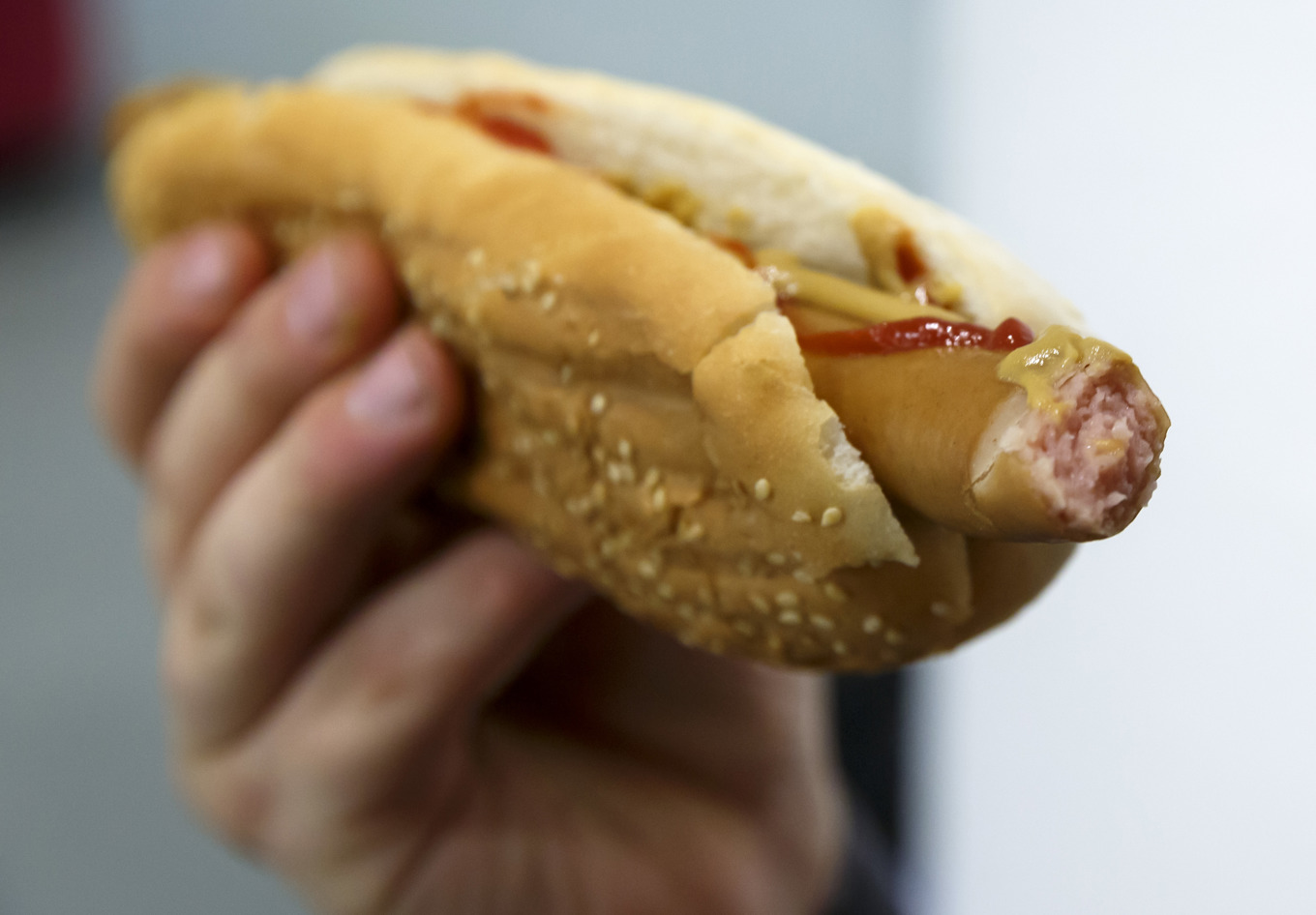 Vegokorvar ska inte få kallas just det om EU-parlamentet får bestämma. På bilden syns dock en köttkorv. Foto: Junge, Heiko/NTB/TT