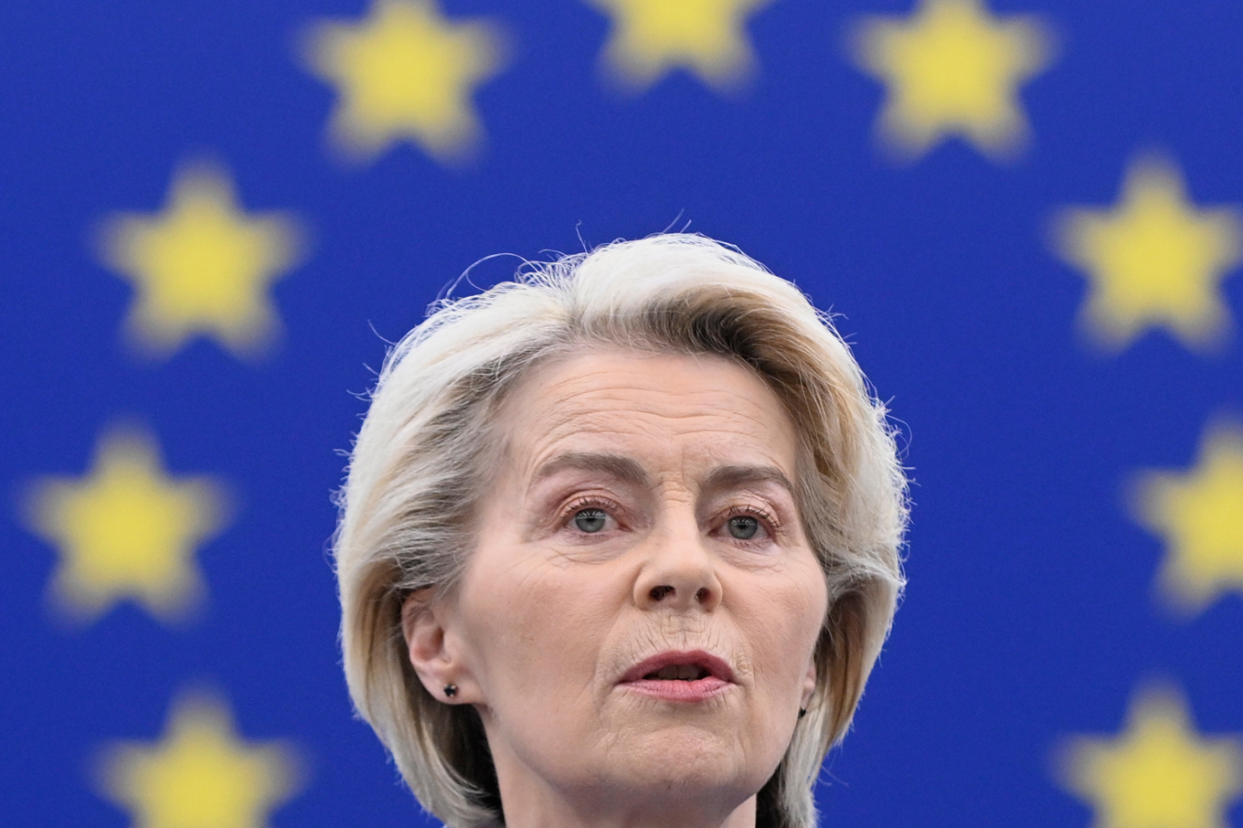 EU-kommissionens ordförande Ursula von der Leyen klarade torsdagens misstroendeomröstningar i EU-parlamentet med god marginal. Arkivfoto. Foto: Pascal Bastien/AP/TT
