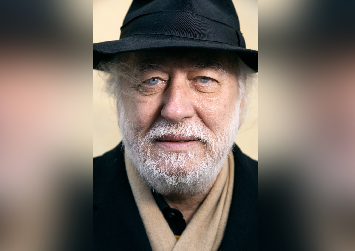 Den ungerske författaren László Krasznahorkai får årets Nobelpris för sitt "att han mitt i undergångens fasa upprätthåller tron på konstens möjligheter". Foto: Johan Carlberg/SVD/TT