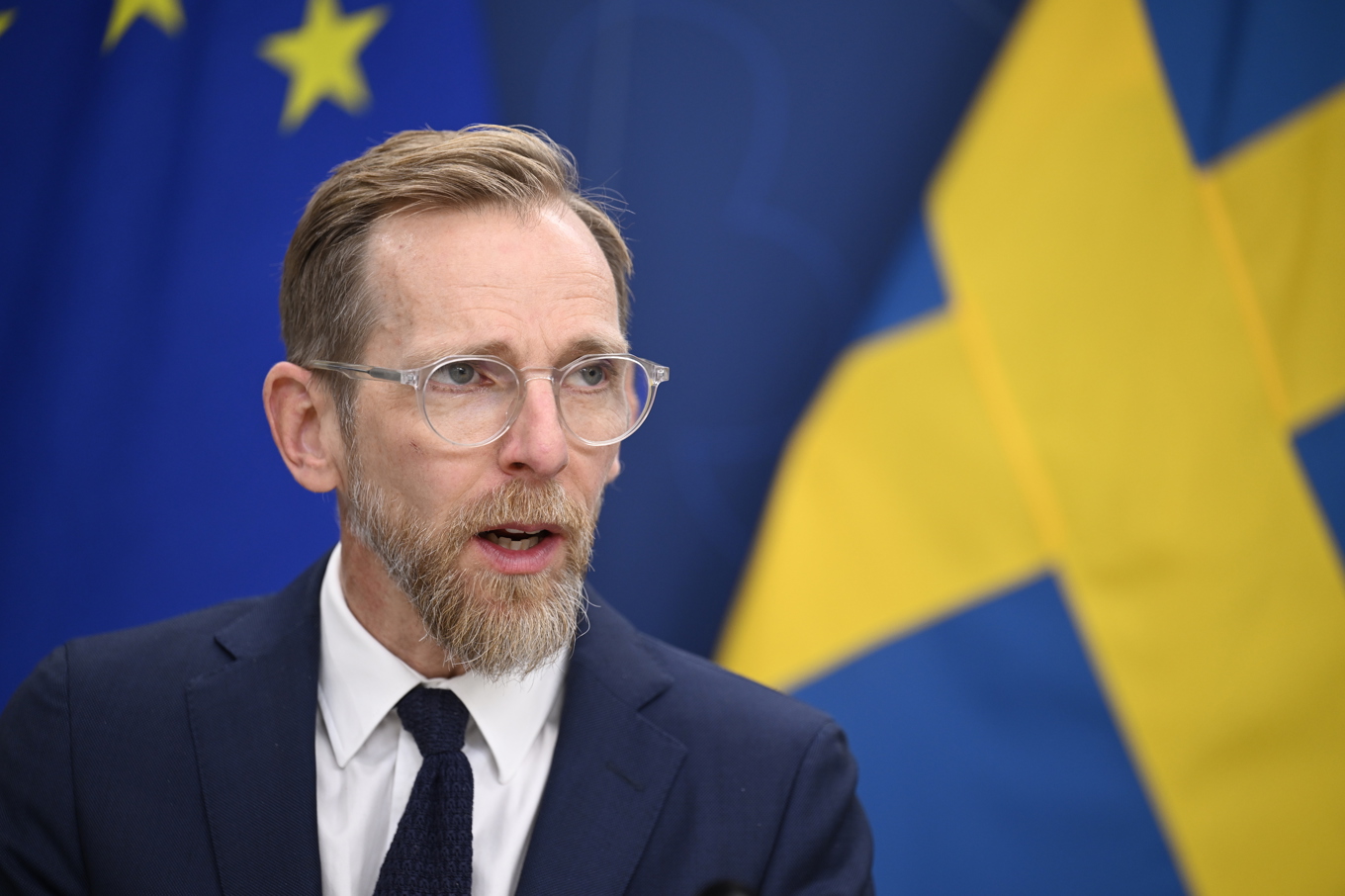 Socialminister Jakob Forssmed betonar att en eventuell åldersgräns för sociala medier måsta vara förenlig med yttrandefriheten. Foto: Pontus Lundahl/TT