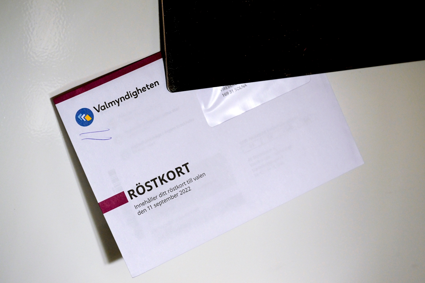 Brev från valmyndigheten med röstkort inför valen den 11 september 2022. Foto: Janerik Henriksson/TT