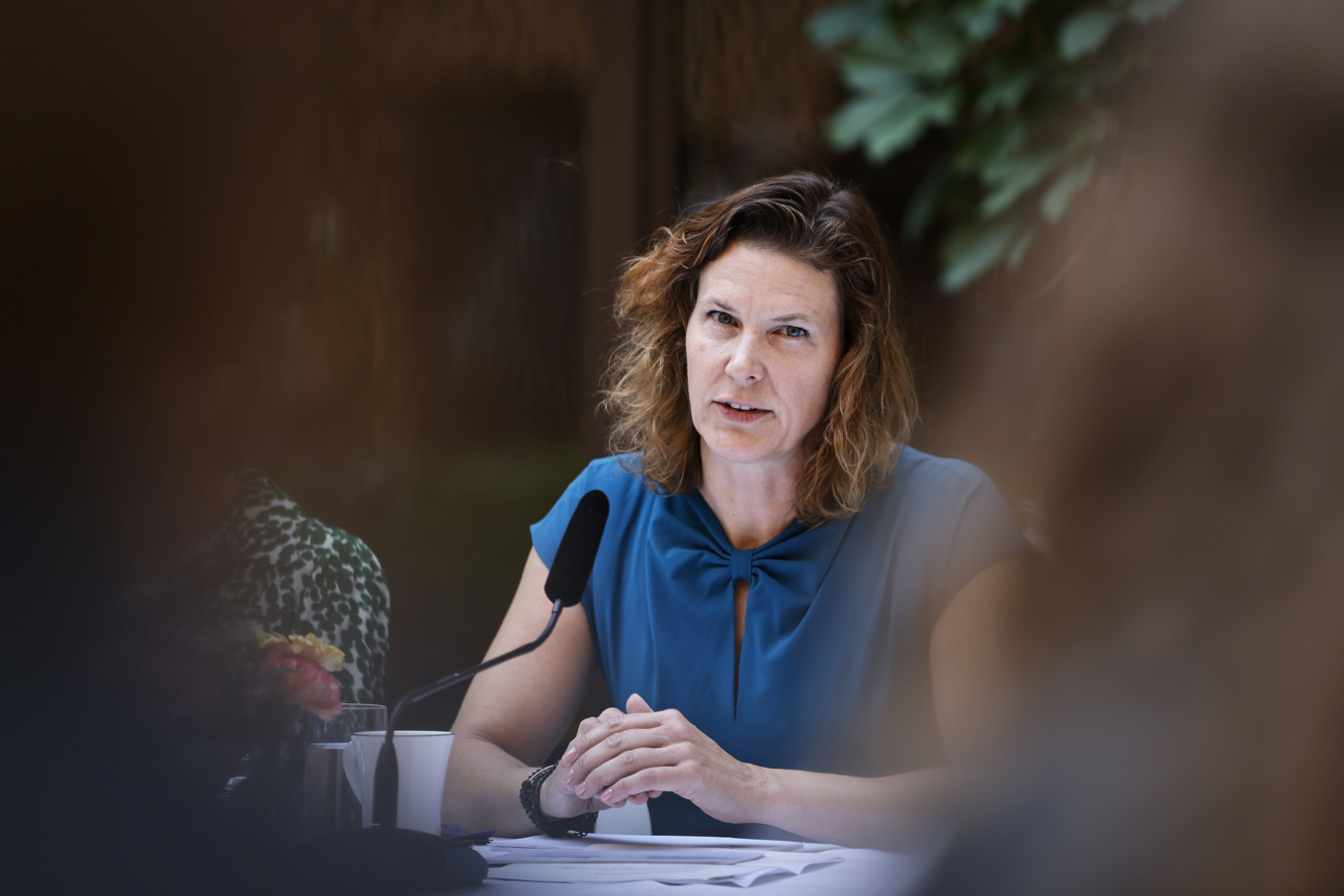 Jämställdhetsminister Nina Larsson (L) vid regeringens sommarfika på Rosenbads innergård på torsdagen. Foto: Caisa Rasmussen/TT