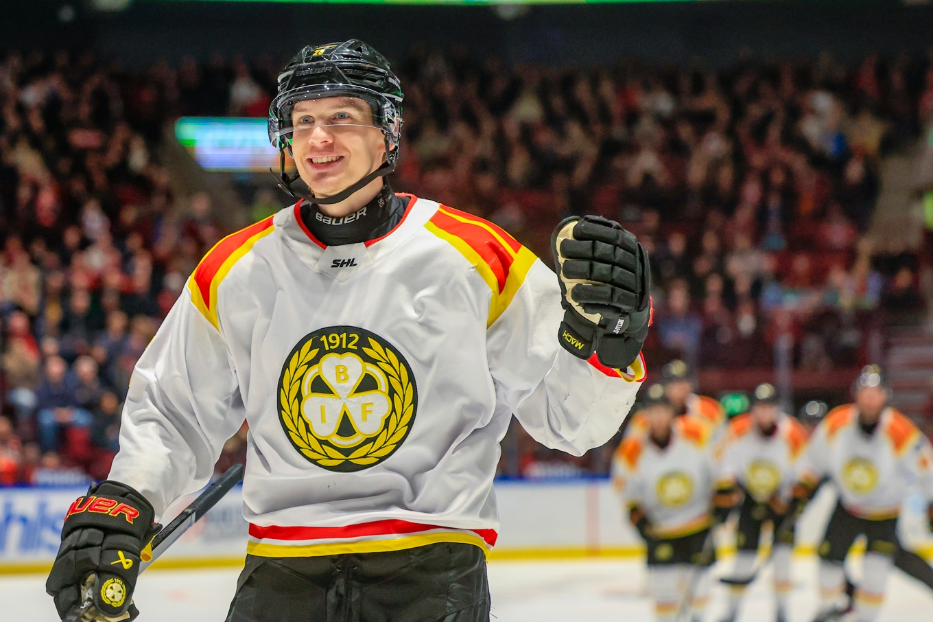 Oskar Lindblom och hans Brynäs fick fira efter derbyt mot Leksand. Arkivbild. Foto: Andreas Hillergren/TT