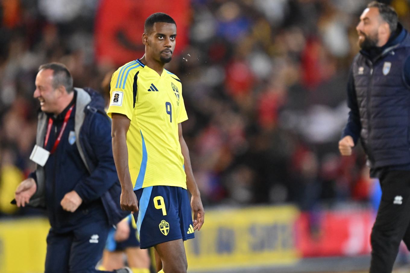 Alexander Isak deppar efter förlusten (0–1) mot Kosovo i måndags. Foto: Björn Larsson Rosvall/TT