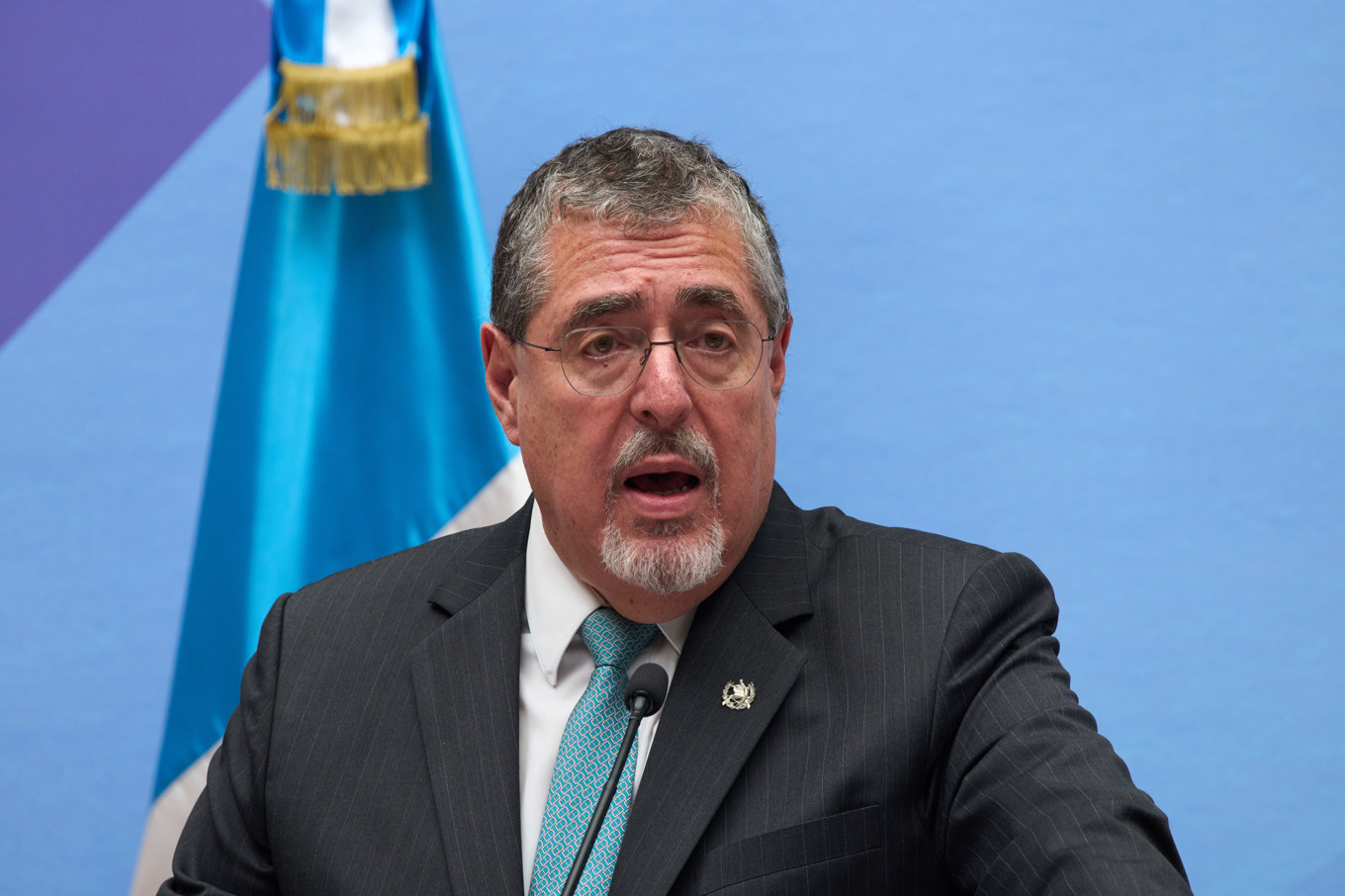 Guatemalas president Bernardo Arévalos regering har infört en tuffare gäng-lag. Foto: Moises Castillo/AP/TT