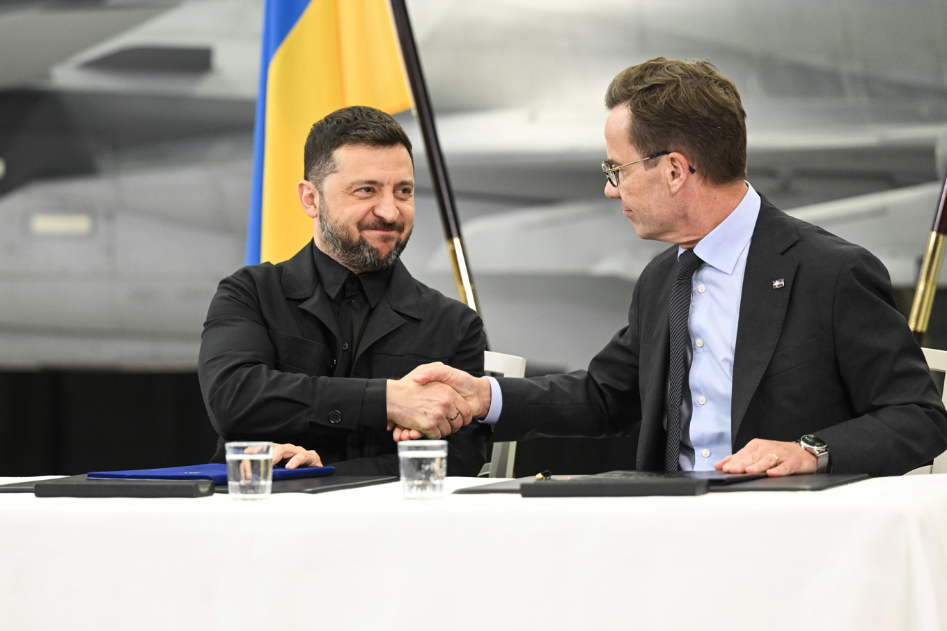 Statsminister Ulf Kristersson (M), till höger, och Ukrainas president Volodymyr Zelenskyj. Foto: Fredrik Sandberg/TT