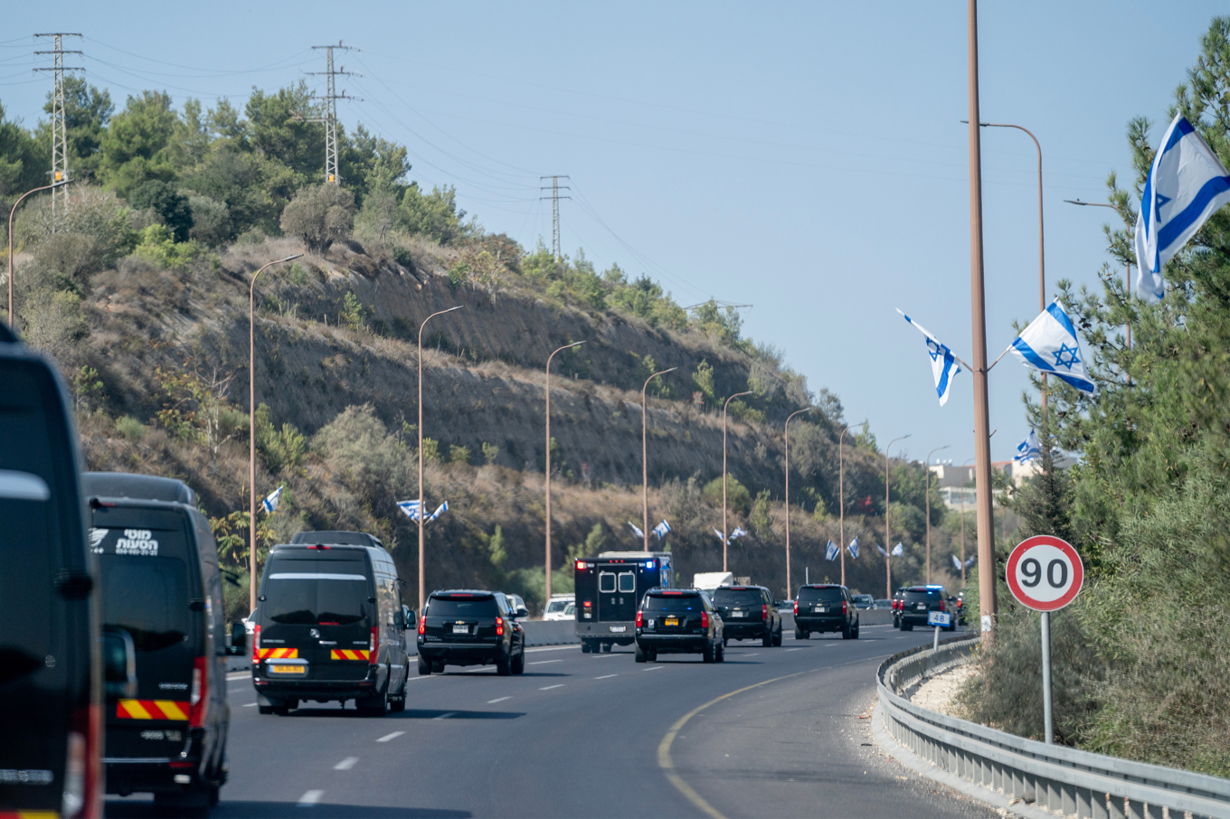 USA:s vicepresident JD Vances bilkortege nära Jerusalem på torsdagen. Foto: Nathan Howard/Pool Photo via AP/TT