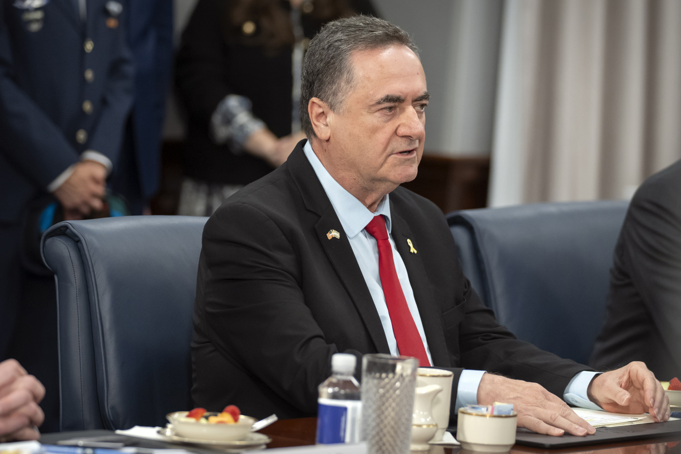 Israels försvarsminister Israel Katz på en bild från i somras. Foto: Mark Schiefelbein/AP/TT