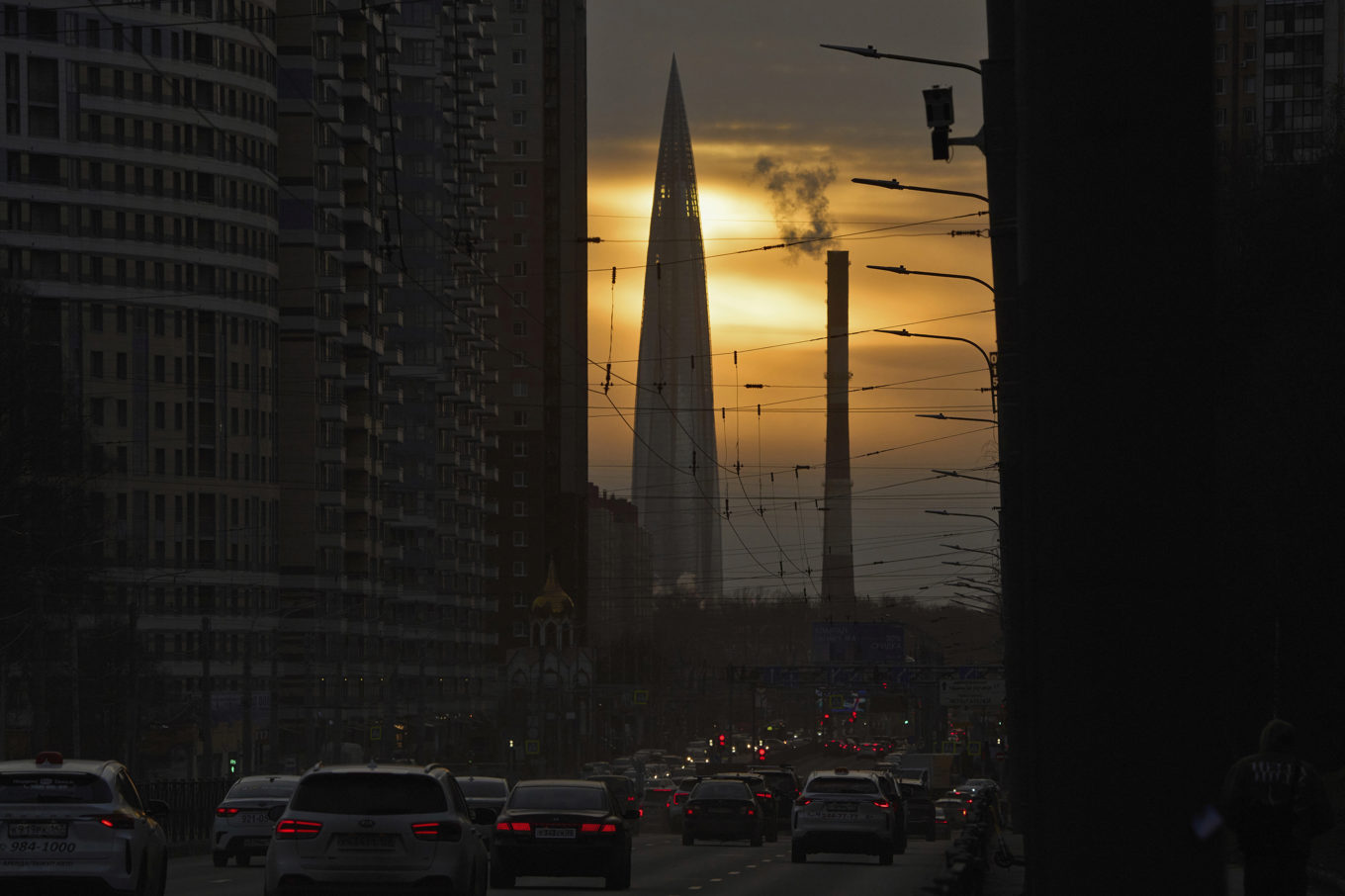 Rysslands gasmonopol Gazprom har sitt högkvarter i den högsta byggnaden i Europa, Lachta Center i S:t Petersburg. Arkivbild. Foto: Dmitri Lovetsky/AP/TT