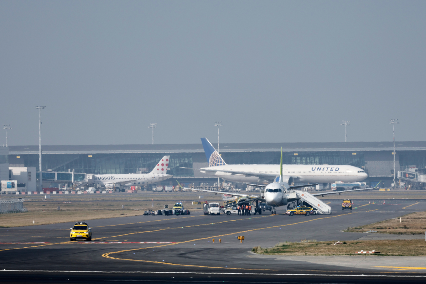 Flyg vid Bryssels flygplats i Zaventem i början av oktober. Arkivfoto. Foto: Geert Vanden Wijngaert/AP/TT