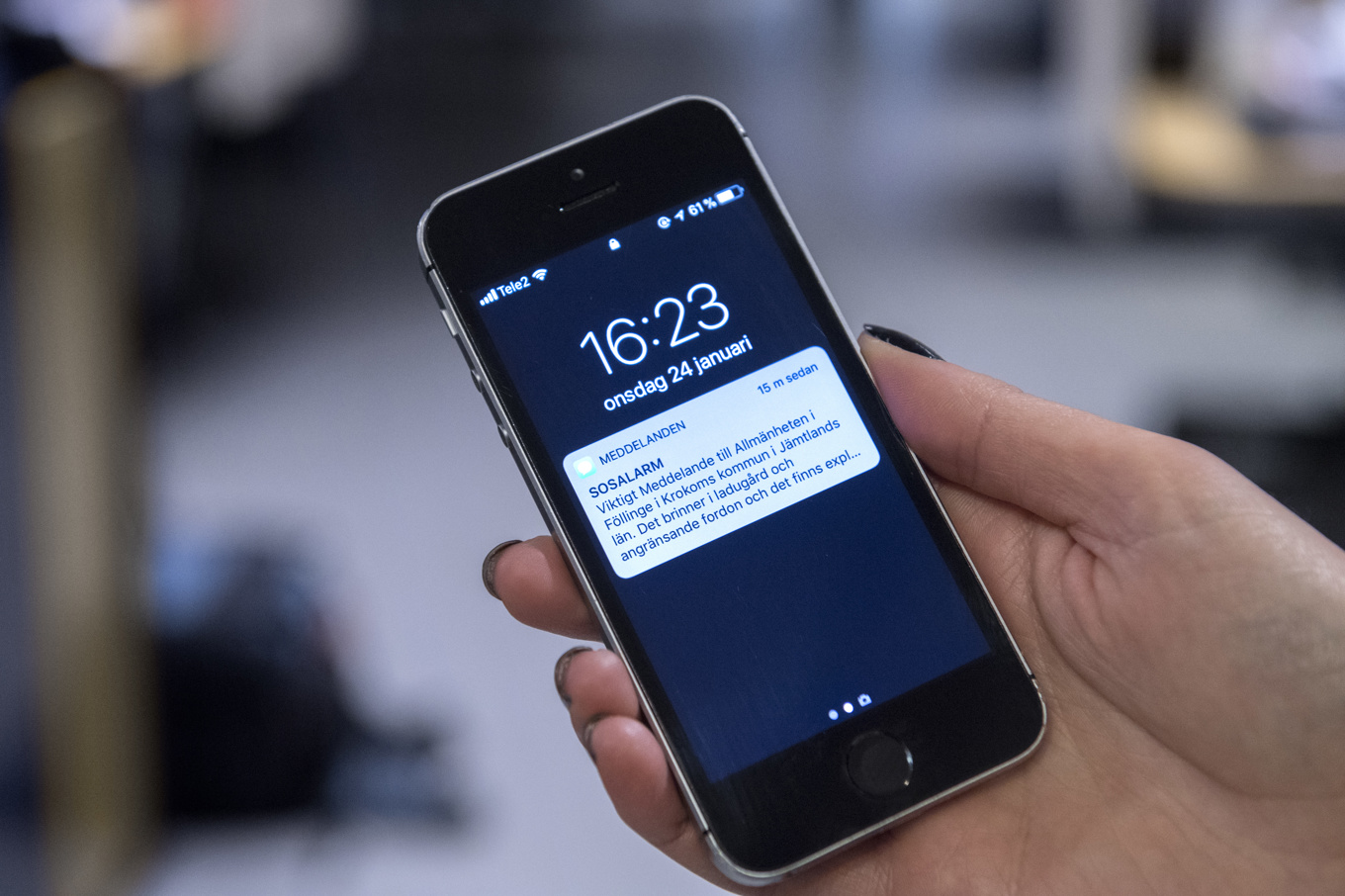 Ett VMA, viktigt meddelande till allmänheten, som kommit via sms till en mobil. Arkivbild. Foto: Henrik Montgomery/TT