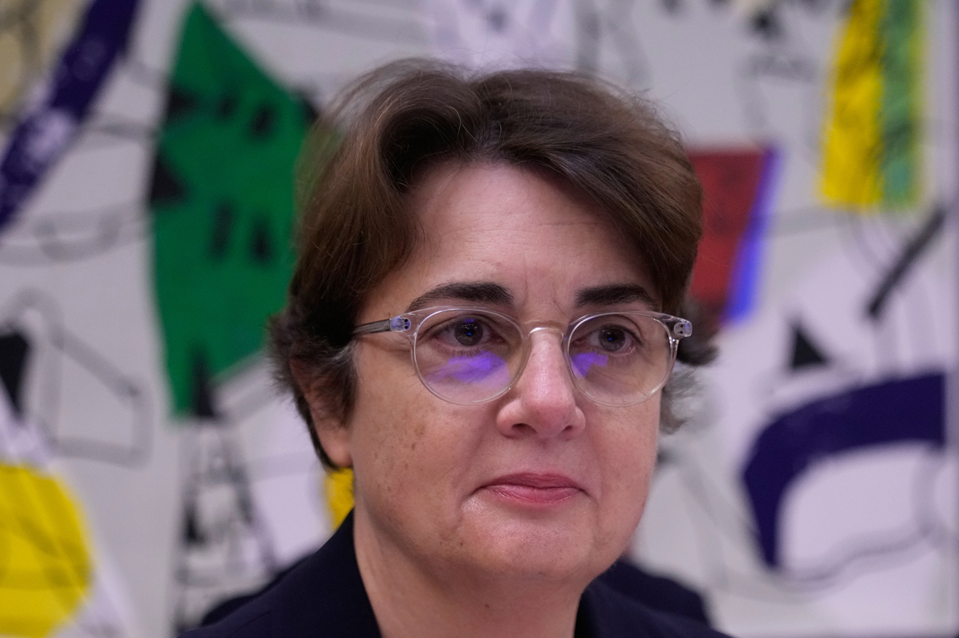 Louvren-chefen Laurence des Cars under parlamentsförhöret på onsdagen. Foto: Michel Euler/AP/TT