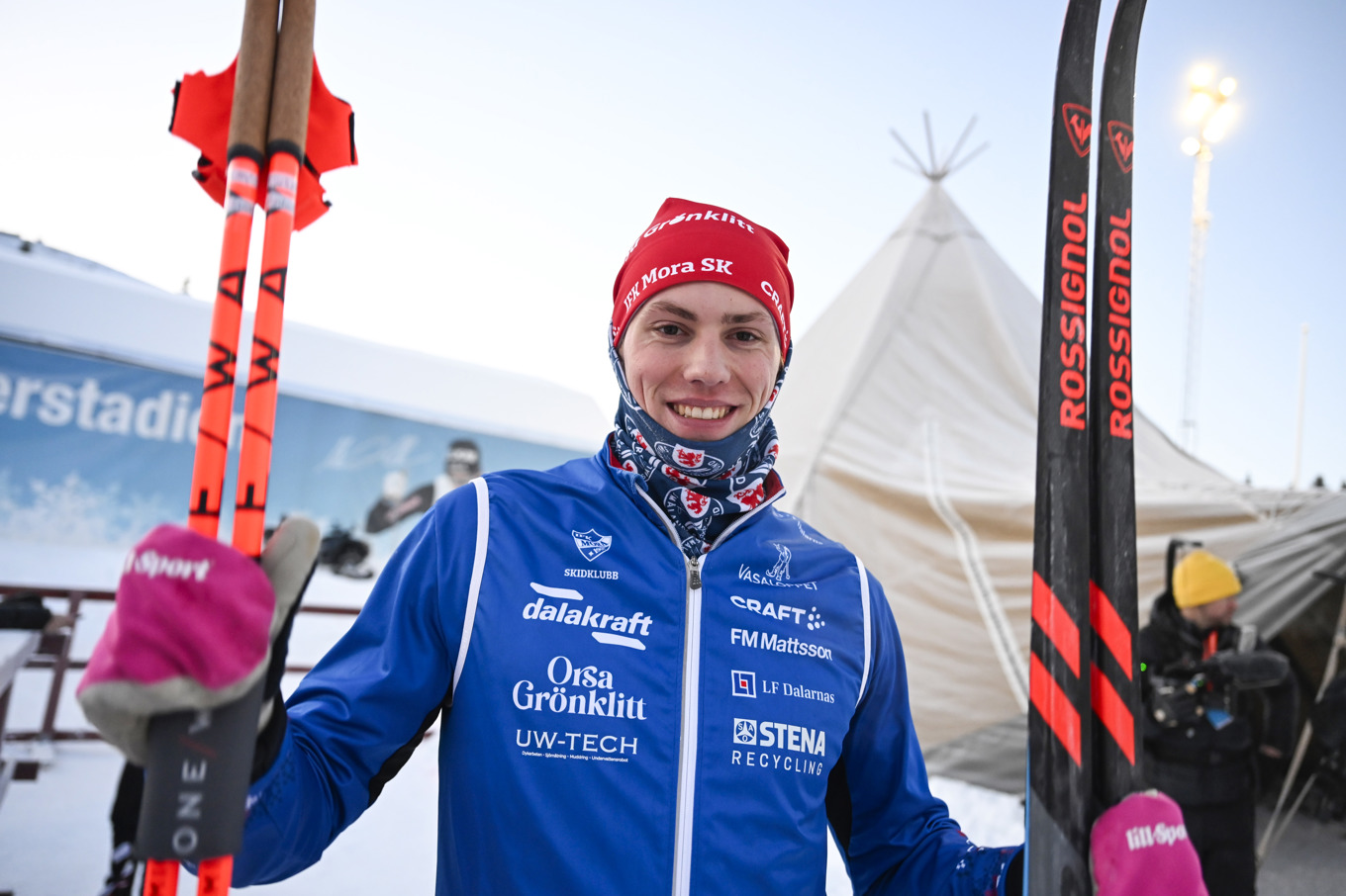 Anton Grahn vann sprintpremiären efter att ha spurtat ned Edvin Anger. Foto: Ulf Palm/TT