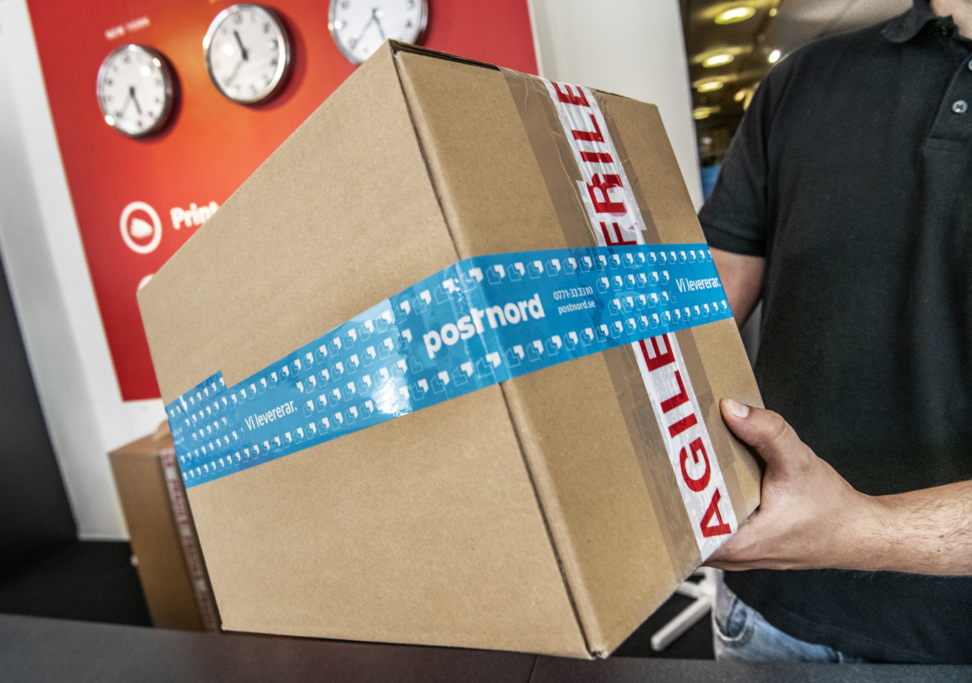 Jägare protesterade mot beslutet att förbjuda vapen i paket. Nu backar Postnord. Arkivbild. Foto: Tomas Oneborg/SvD/TT