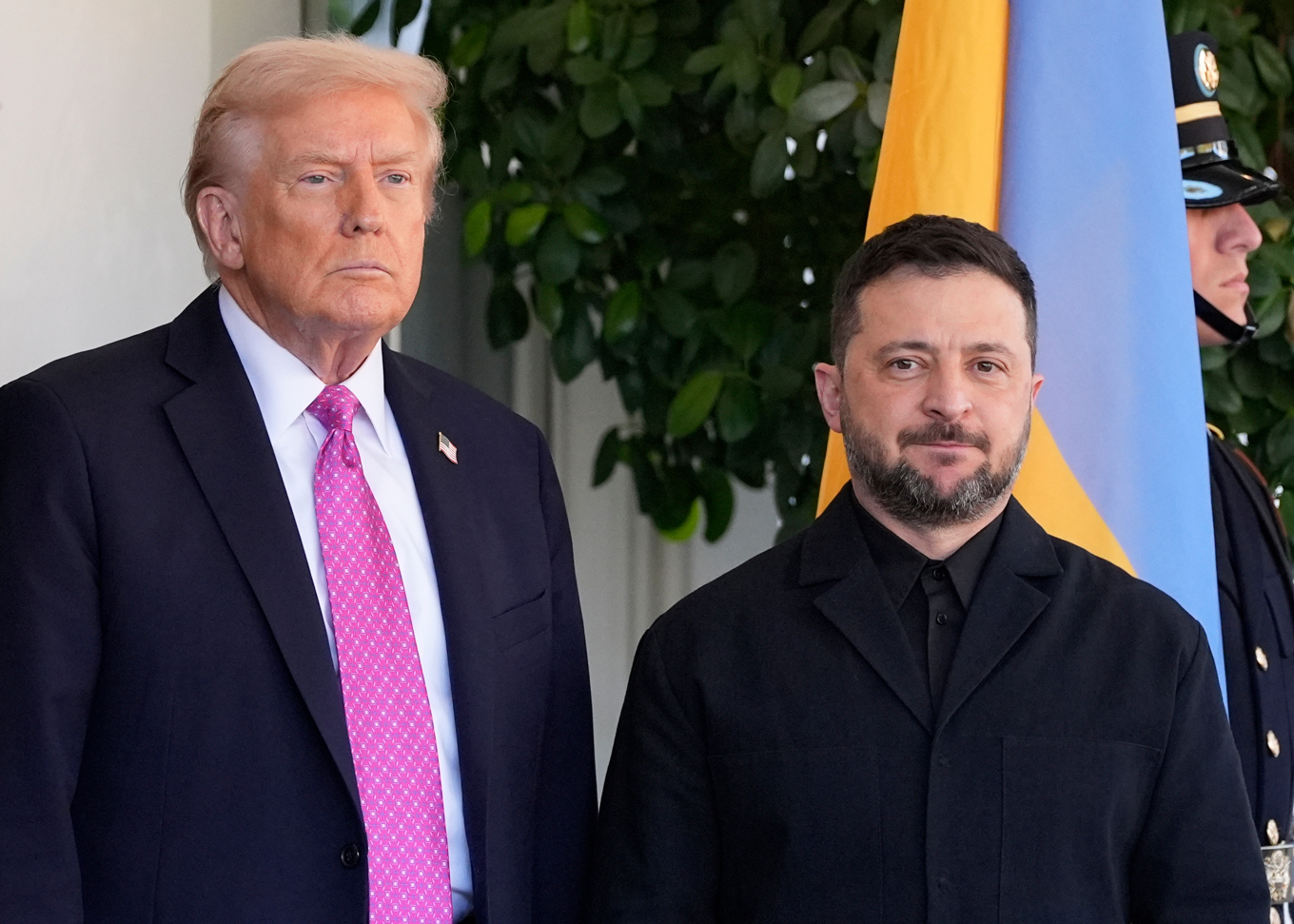 USA:s president Donald Trump och hans ukrainske kollega Volodymyr Zelenskyj i Vita huset i mitten av oktober. Foto: Alex Brandon/AP/TT