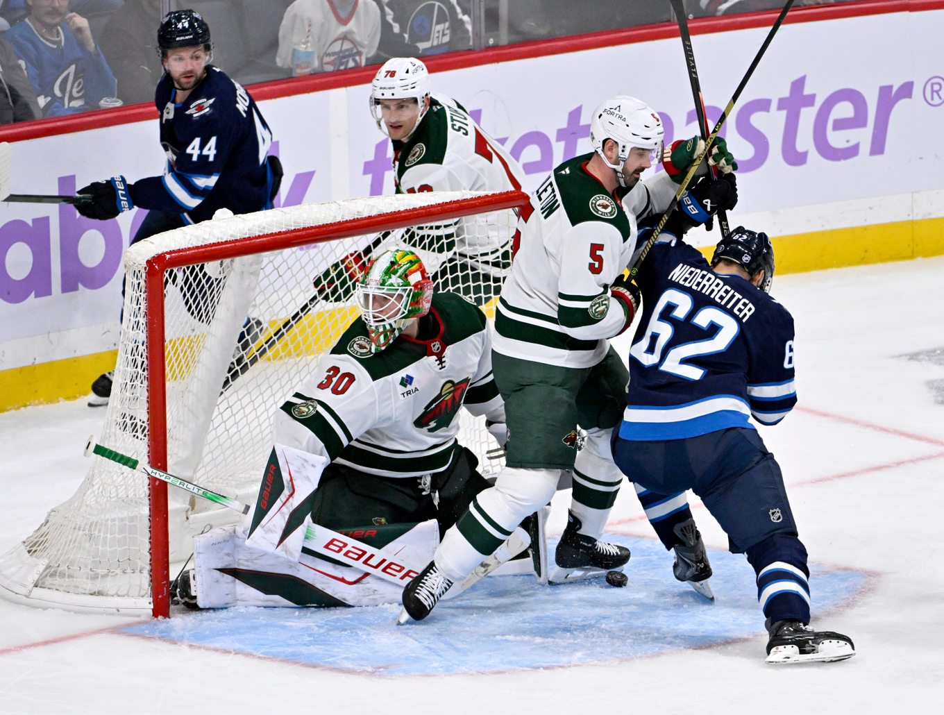 Minnesotamålvakten Jesper Wallstedt höll säsongens tredje nolla borta mot Winnipeg. Foto: Fred Greenslade/AP/TT