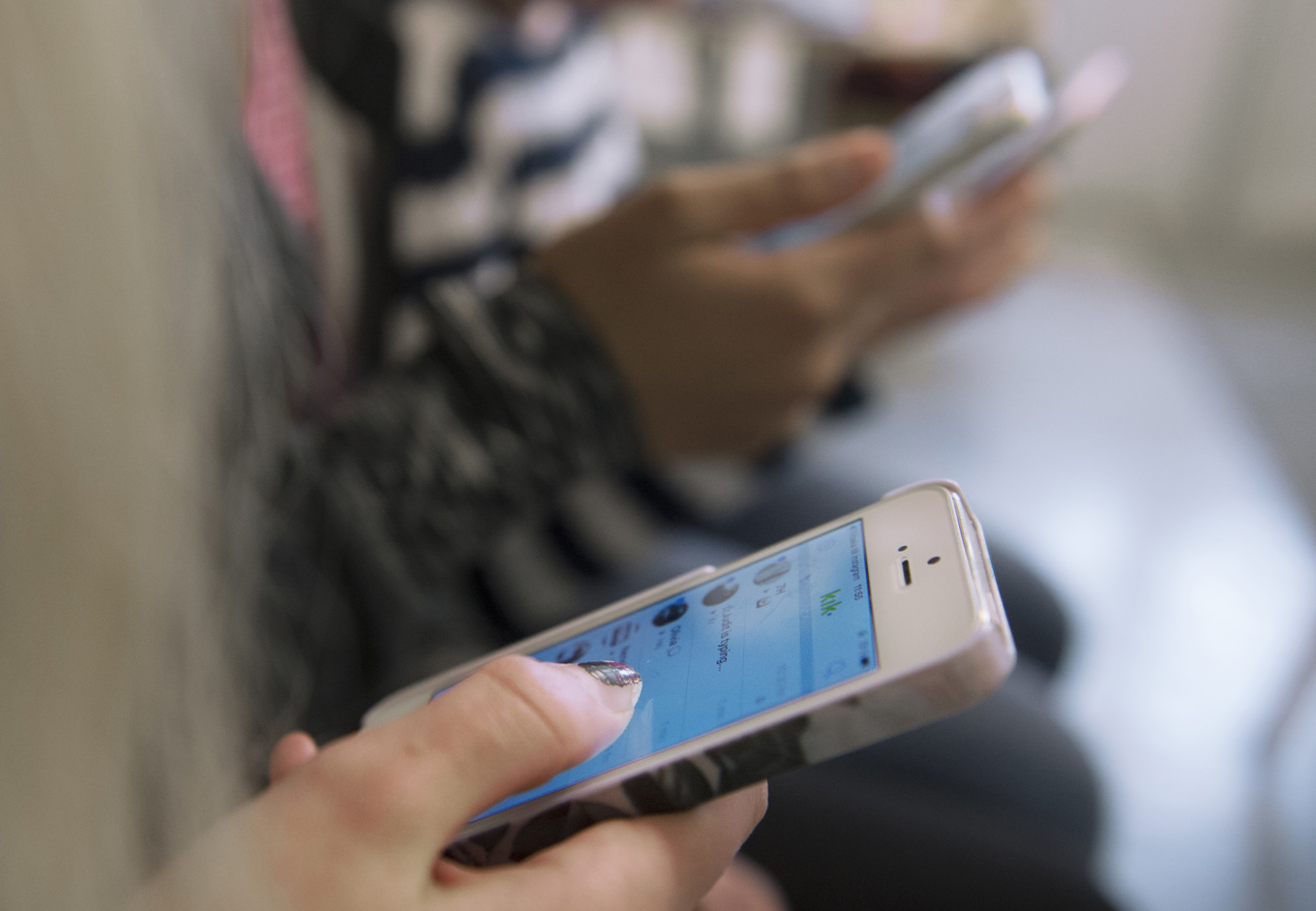 Nu inför även Malaysia en åldergräns på sociala medier. Arkivbild. Foto: Erik Nylander/TT