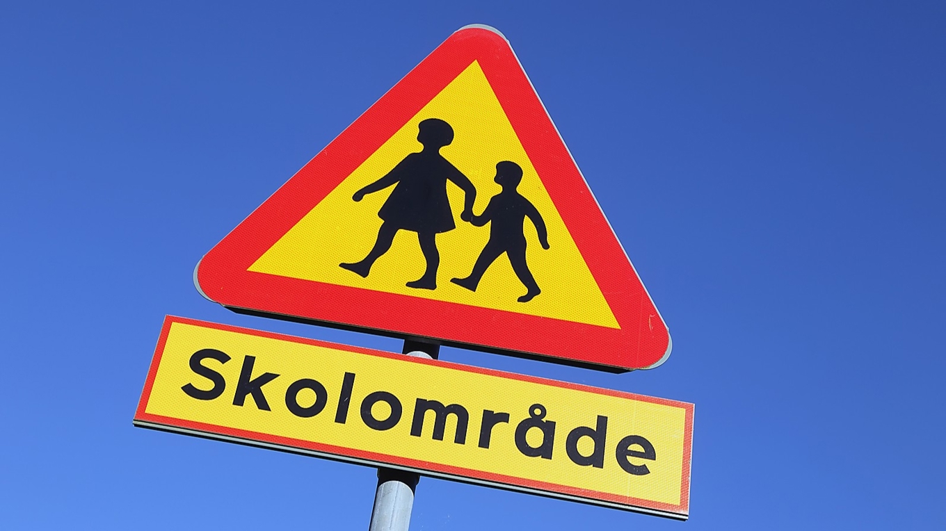 Skollagen stadgar att alla elever ska ha likvärdig utbildning, oberoende av var de bor, skriver Lotta Gröning. Foto: Roland Magnusson/Shutterstock