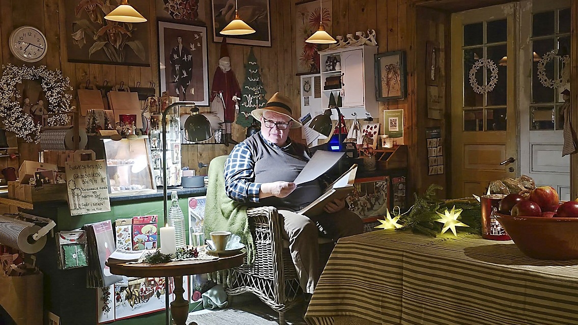 Kent Friman berättade historien om ryttaren Hans Månsson – vars brott 400 år senare fått sin försoning i en lund vid klosterkyrkan i Varnhem. Foto: Jenny Ljungkvist