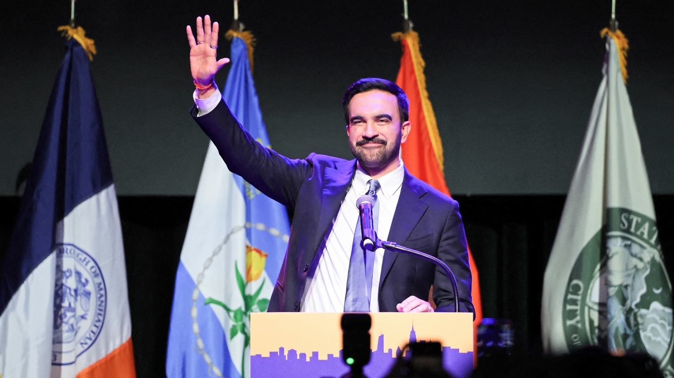 Zohran Mamdani, som beskriver sig själv som muslimsk socialist, vann i förra veckan borgmästarvalet i New York City. Segern berodde dock mer på ovanligt starkt stöd bland radikaler och minoritetsgrupper än bland amerikaner i gemen. Foto: Angela Weiss/AFP via Getty Images