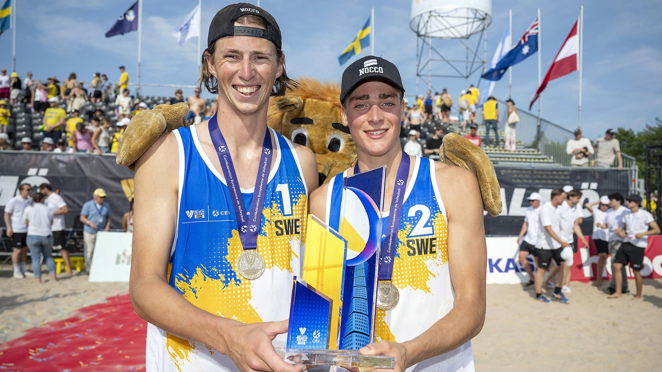 Det nya paret Elmer Andersson och Jacob Hölting Nilsson. Detta är kanske paret vi verkligen ska hålla ögonen på när VM drar i gång i beachvolleyboll nästa helg. Foto: Johan Nilsson/TT