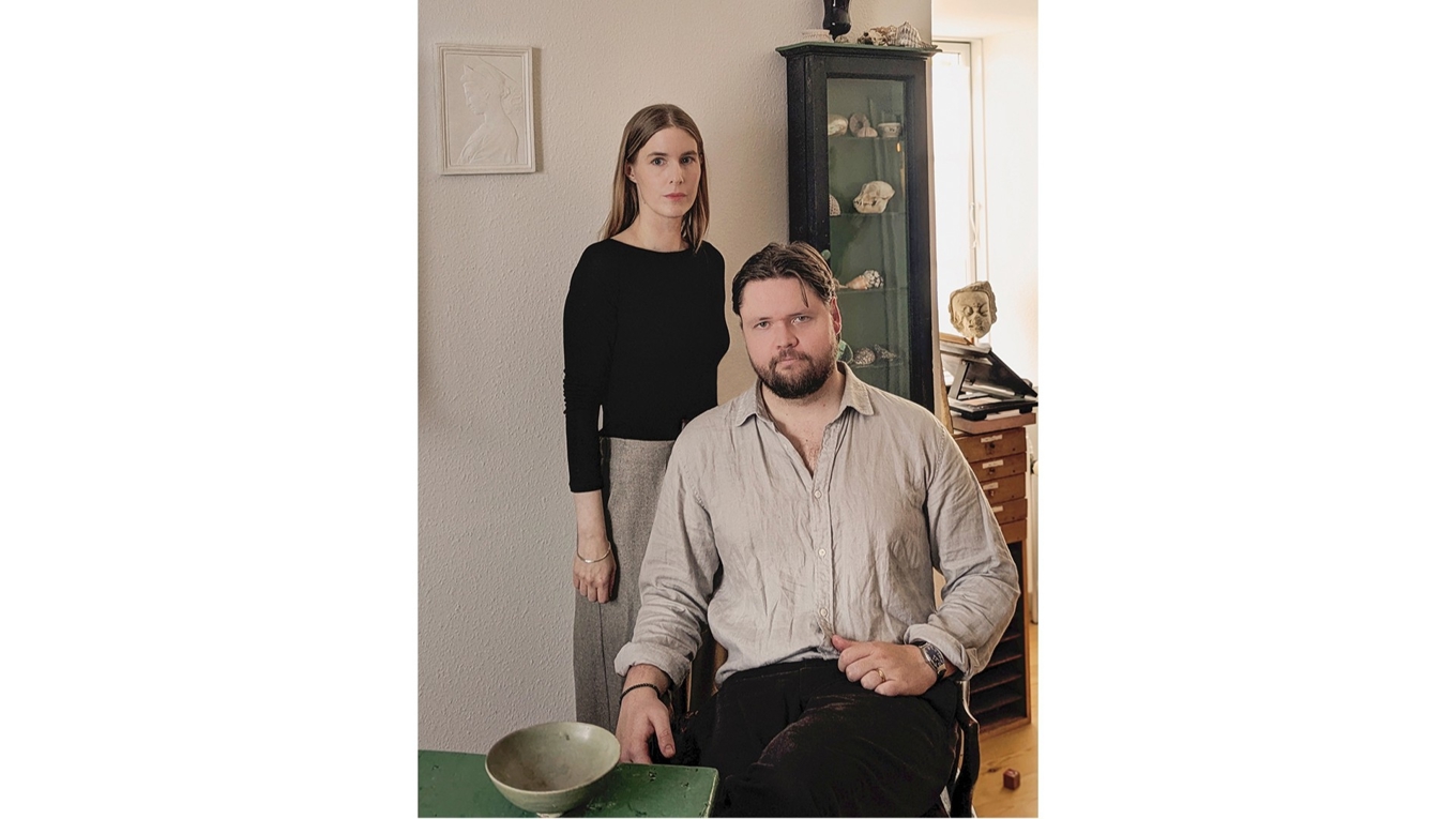 Det dansk-svenska konstnärsparet Xenia och Filip von Buchwald
i sin ateljé. Foto: Privat