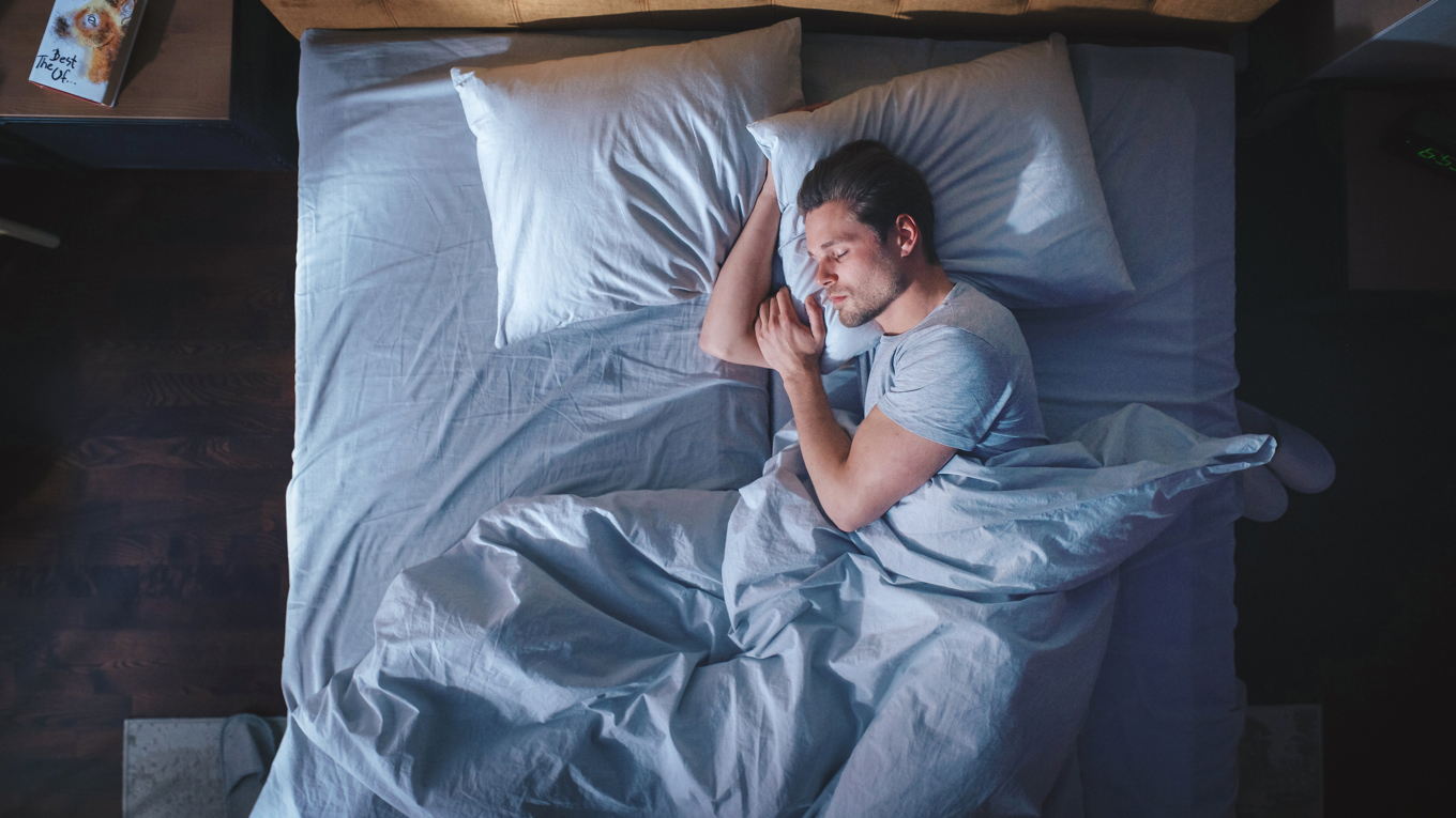 Regelbundet och tätt rapporterar medierna om någon ny studie som förklarar vilka faror som är förknippade med att sova för lite eller för länge, eller under fel tider. Foto: Gorodenkoff/Shutterstock