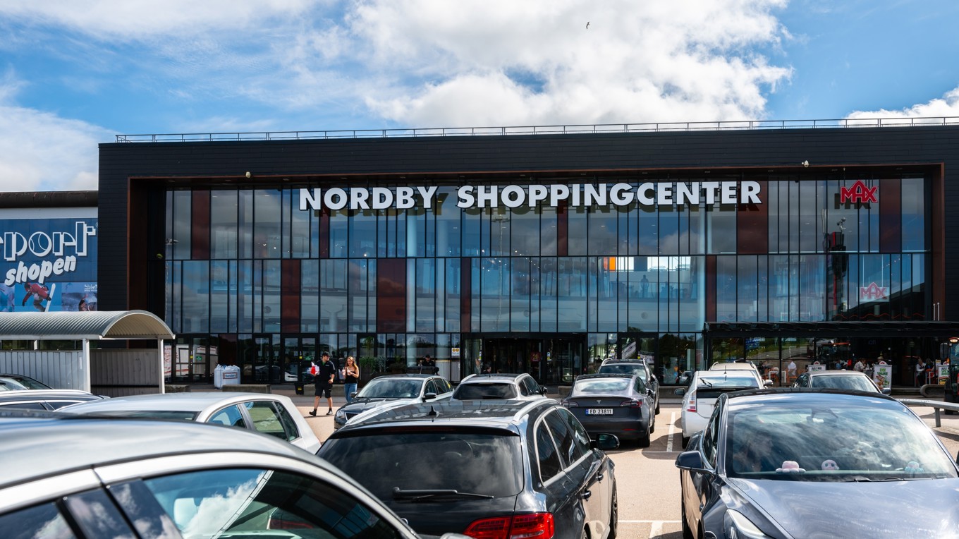 Nordby Shoppingcenter i Strömstads kommun ligger nära gränsen till Norge. Foto: Trygve Finkelsen/Shutterstock