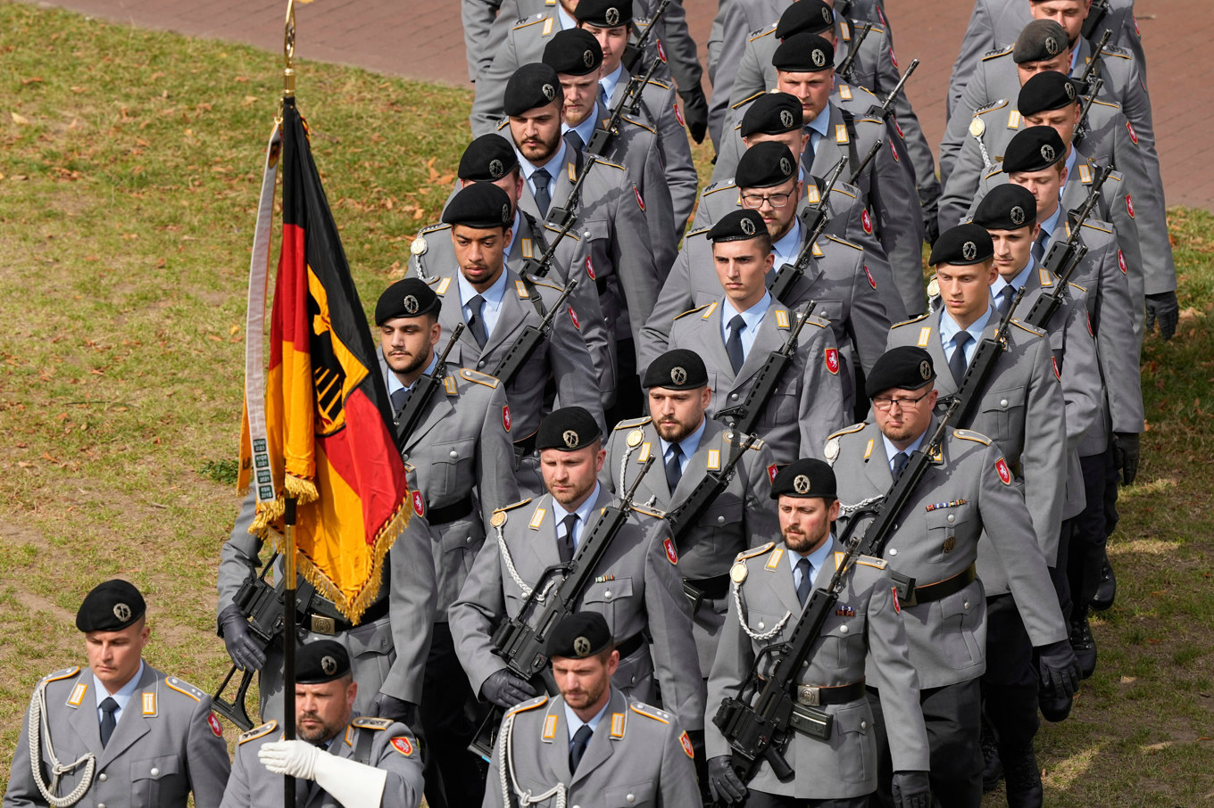 Nya rekryter i den tyska militären i Düsseldorf i höstas. Foto: Martin Meissner/AP/TT