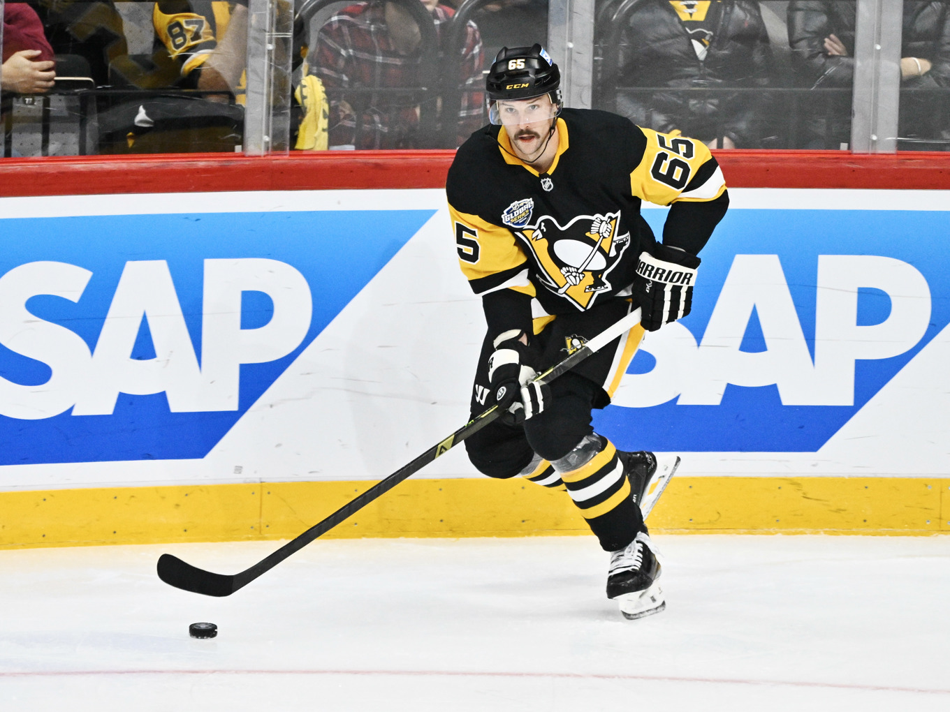 Erik Karlsson fick med sig en poäng från nattens match. Arkivbild. Foto: Claudio Bresciani/TT