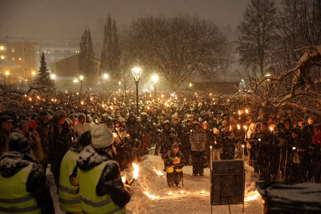 Minnesstund och ljusmanifestation i Rönninge i Salems kommun, söder om Stockholm. Foto: Caisa Rasmussen/TT