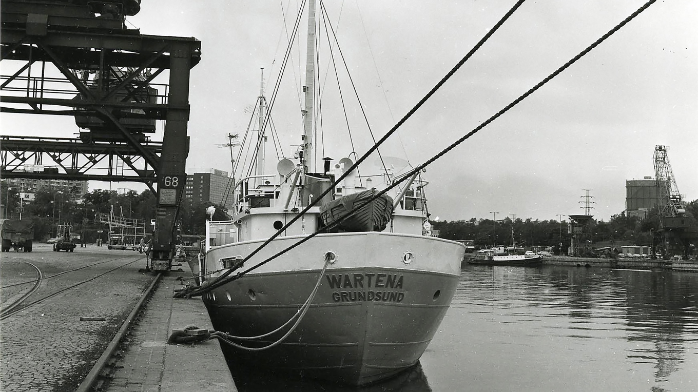 I tidiga tonår köade jag i gryningen för att få jobba i Stockholms hamn. Där lärde mig hamnsjåarna vikten av att göra rätt saker rätt. Foto: Public Domain