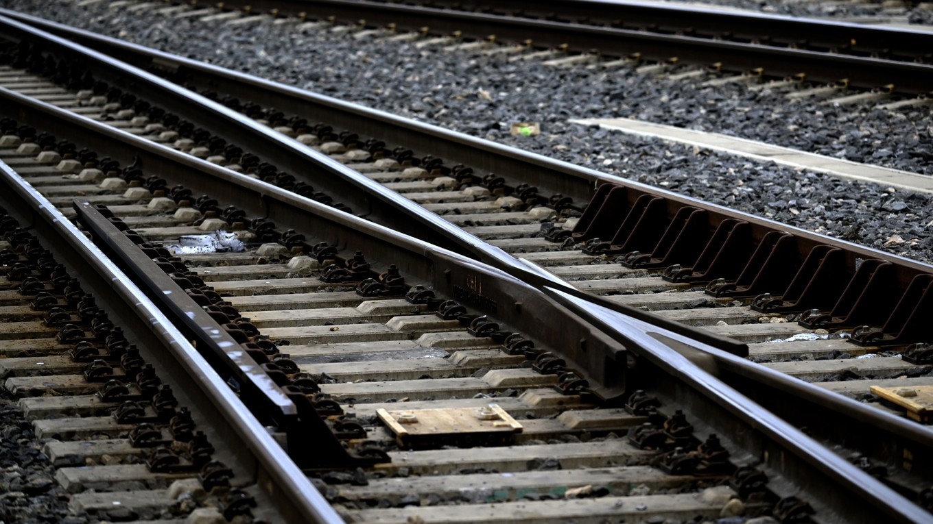 Telekomjätten Telia uppger att man ska bygga 15 mobilbasstationer längs tågsträckan Stockholm–Sundsvall i syfte att förbättra internettäckningen. Foto: Janerik Henriksson/TT