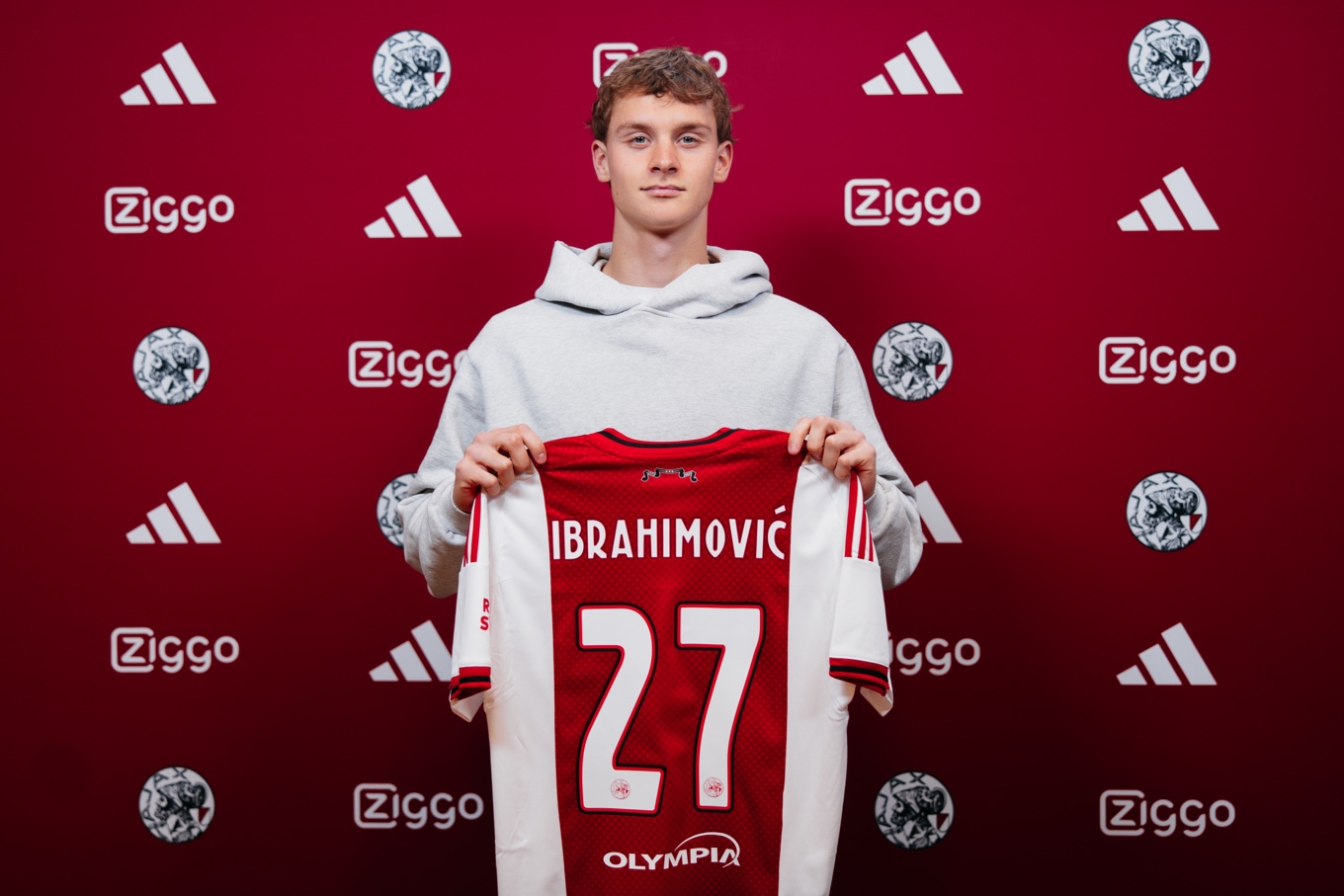 Maximilian Ibrahimovic är klar för spel med Ajax. Foto: Jesper de Boer/Ajax/TT