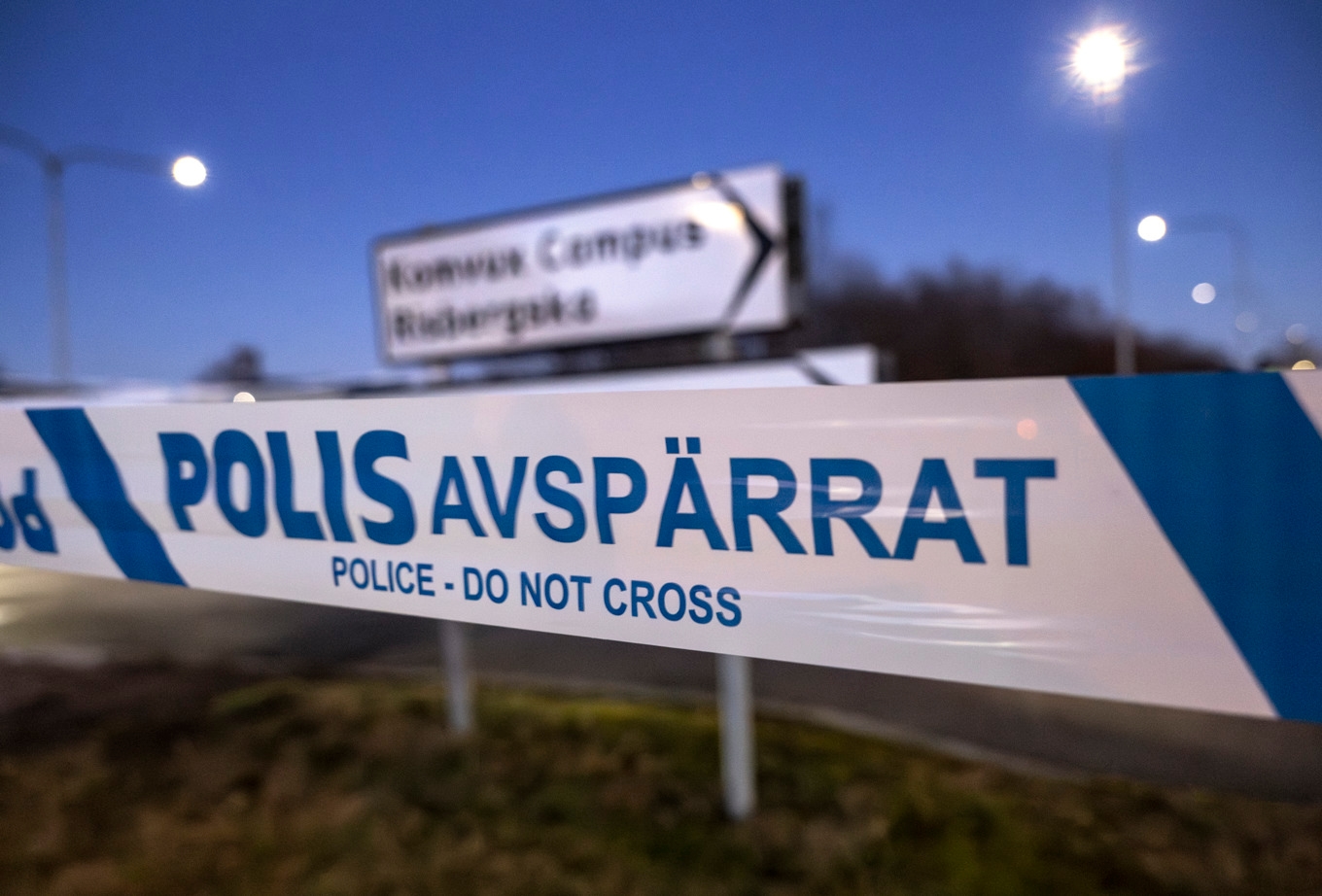 Polisavspärrningar vid Risbergska i Örebro efter skottdådet i fjol. Foto: Anders Wiklund/TT