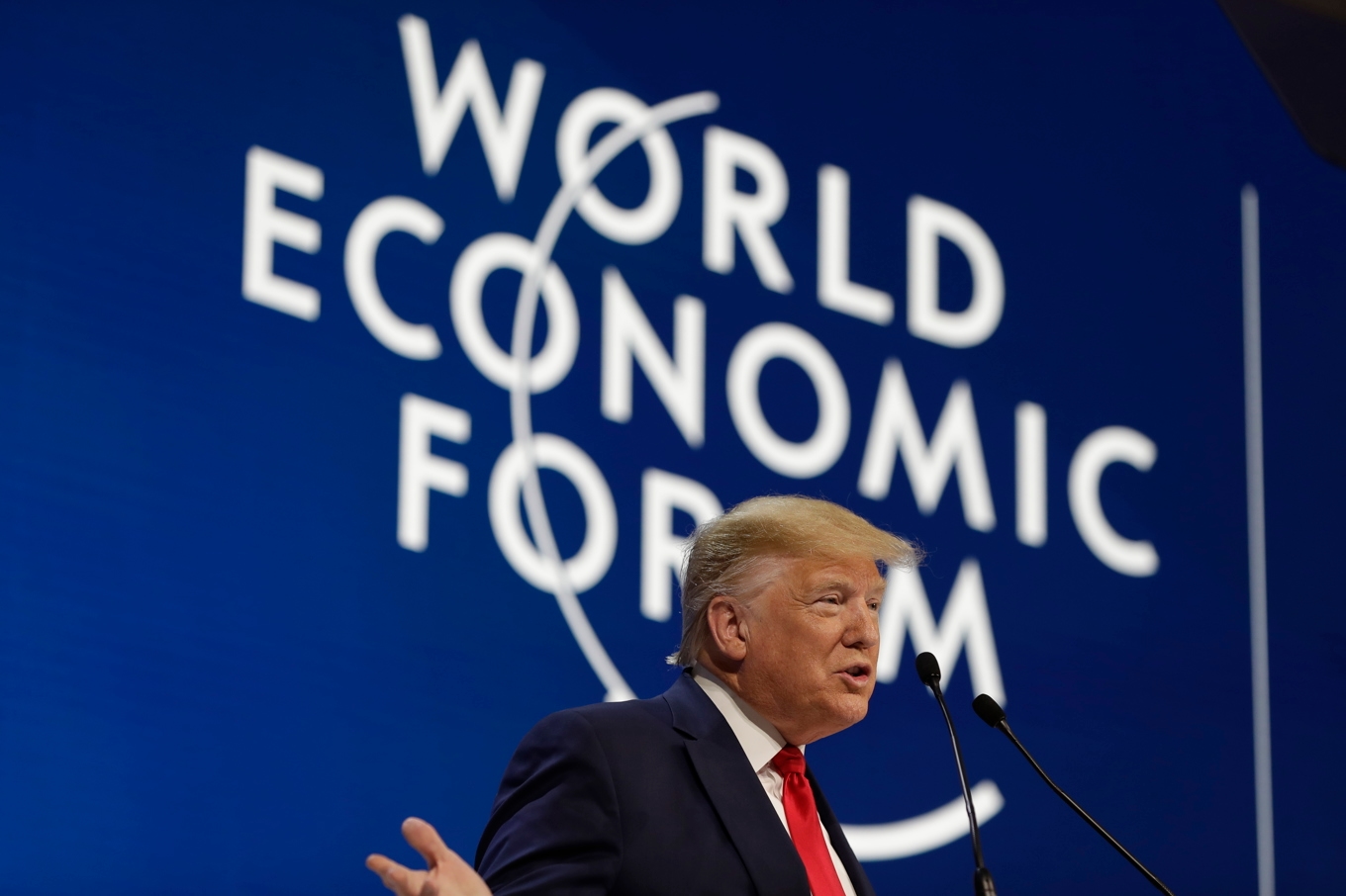 USA:s president Donald Trump, här på en bild från Davosbesöket 2020, väntas medverka på World Economic Forum i Schweiz i veckan. Arkivbild. Foto: Evan Vucci/AP/TT