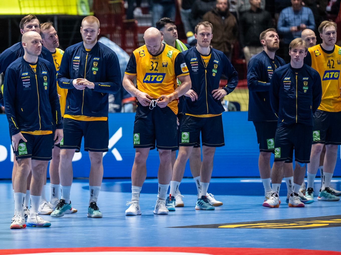 Sverige deppade efter förlusten mot Island, men måste resa sig mot Ungern. Foto: Johan Nilsson / TT