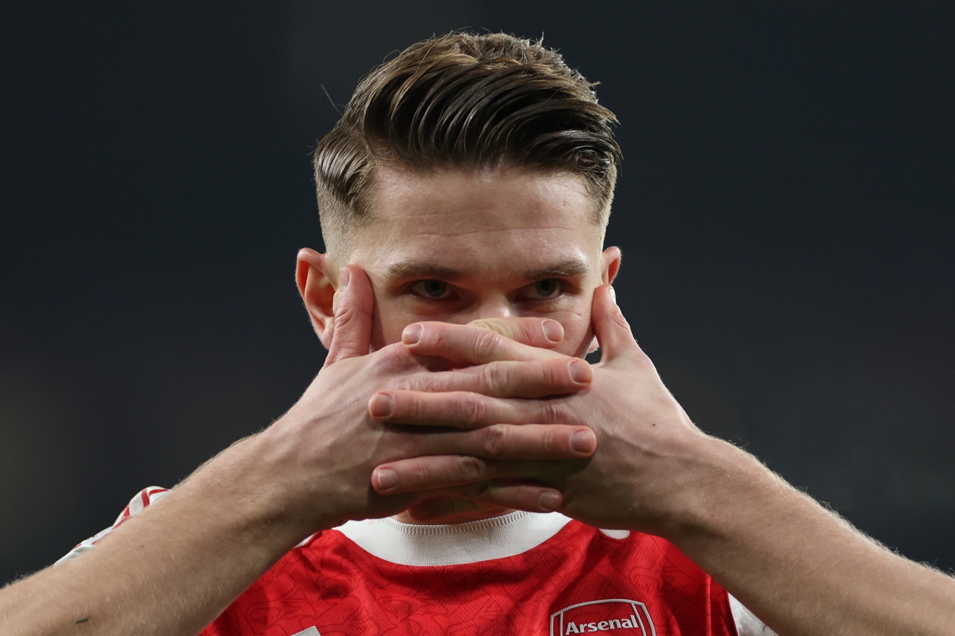 Viktor Gyoekeres firar målet för Arsenal. Foto: Ian Walton /AP/TT