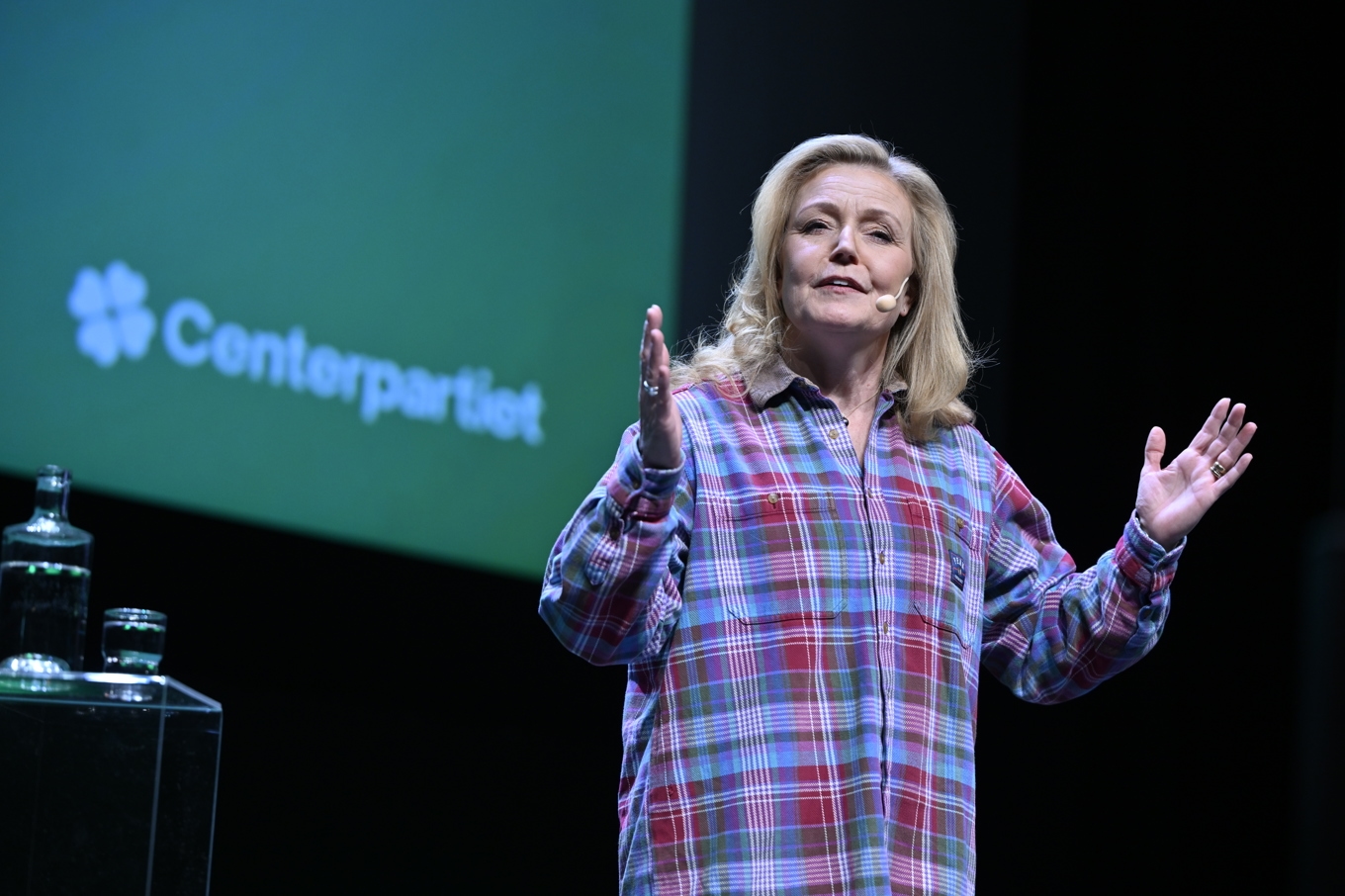 Partiledaren Elisabeth Thand Ringqvist (C) håller tal under Centerpartiets kommundagar i Västerås. Foto: Pontus Lundahl/TT