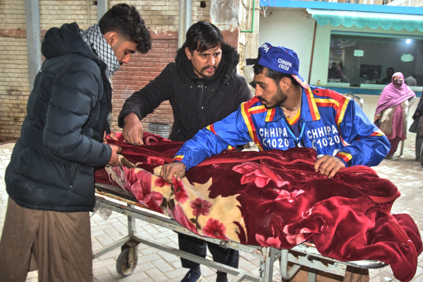 Attackerna i sydvästra Pakistan har hittills krävt över 100 människoliv. Foto: Arshad Butt/AP/TT