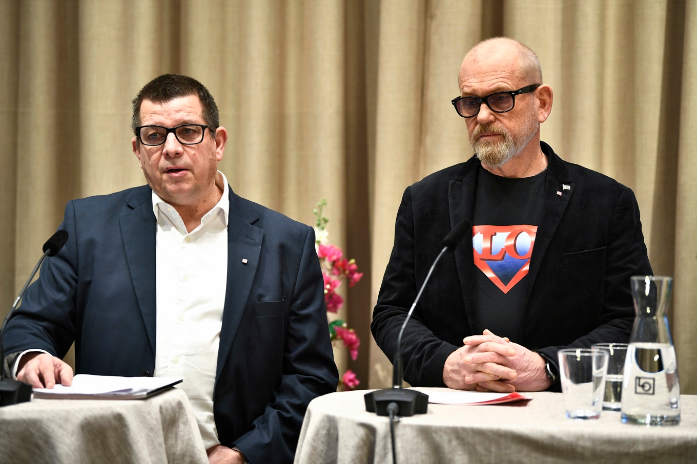 LO:s avtalssekreterare Veli-Pekka Säikkälä och LO:s ordförande Johan Lindholm vill förhandla med arbetsgivarna om sänkt veckoarbetstid för alla arbetare i Sverige. Foto: Lars Schröder/TT