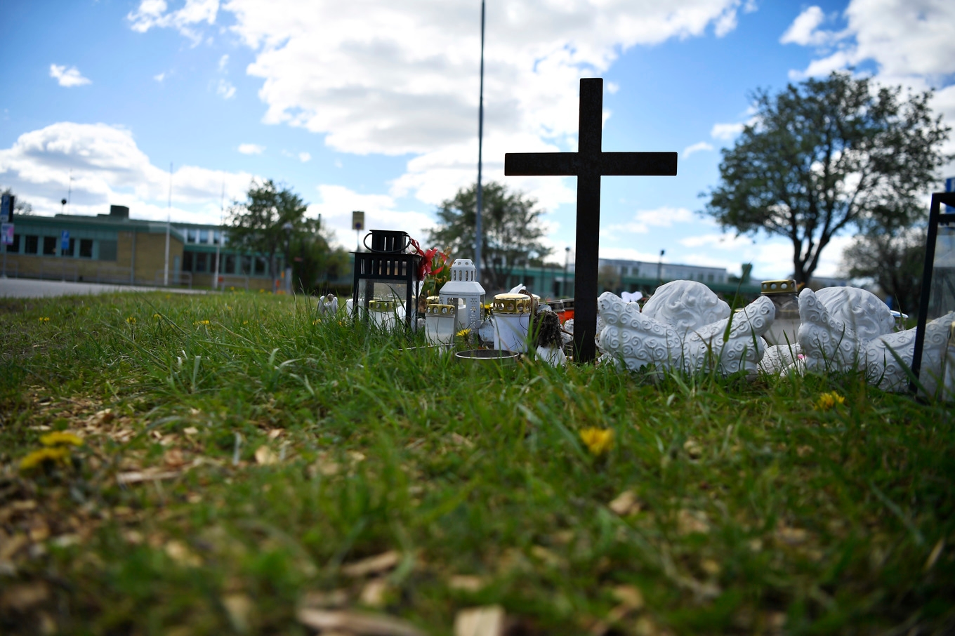 Minnesplats utanför Campus Risbergska några månader efter dådet. Arkivbild. Foto: Viktoria Bank/TT